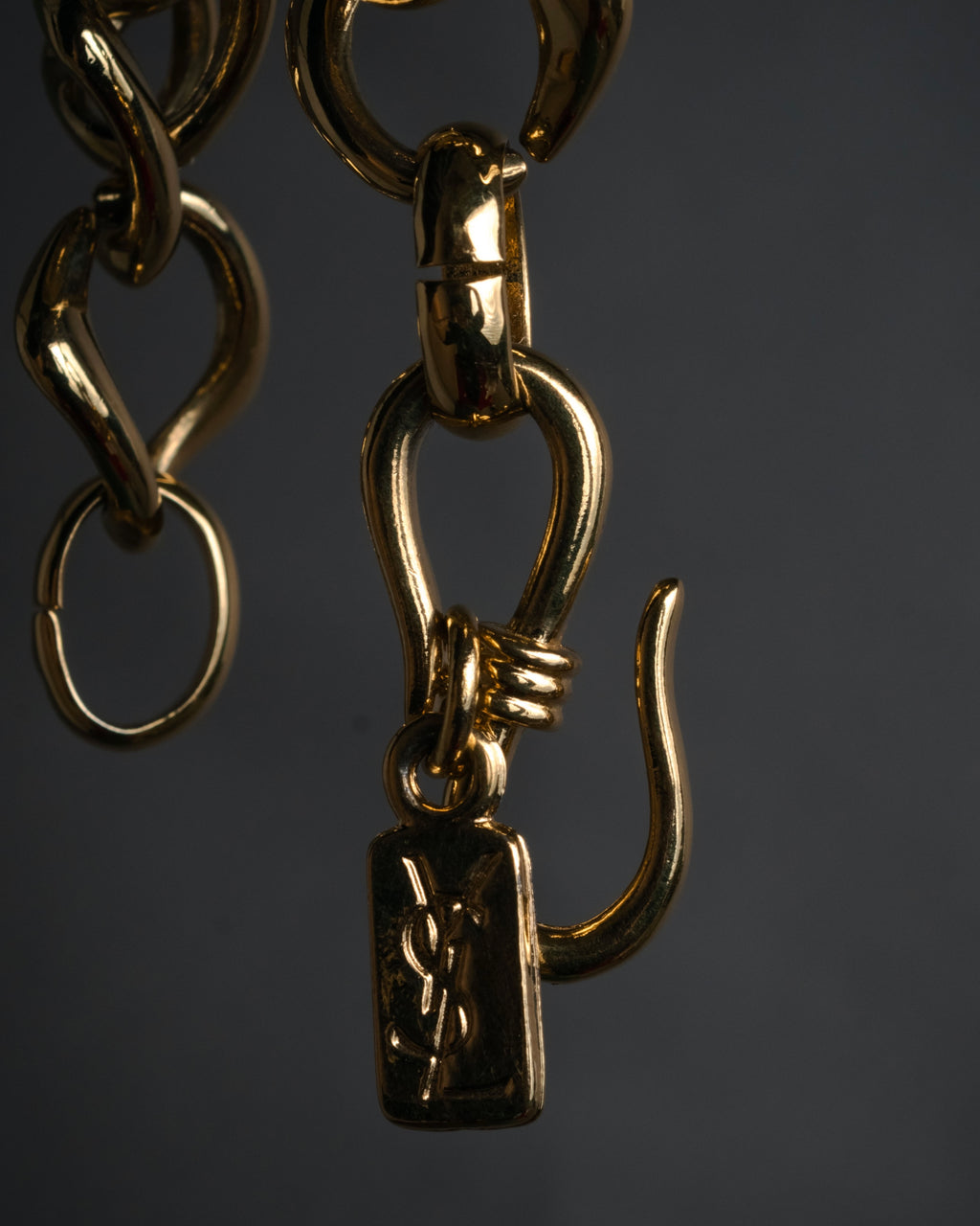 –SPECIAL– “Yves Saint Laurent” 90’s sculptural chain bracelet