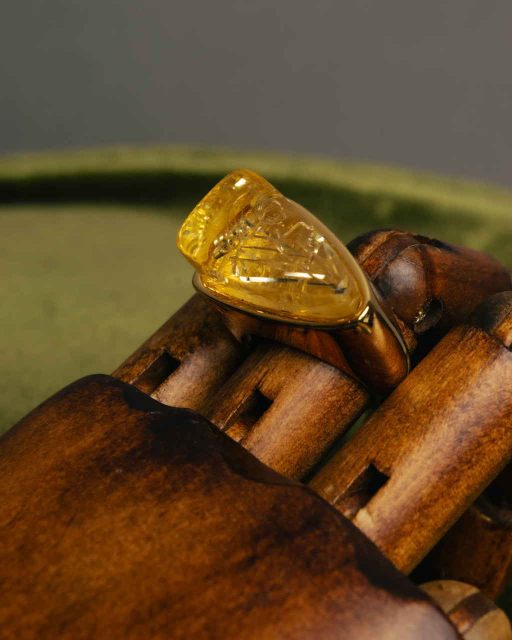 "Chloé" 2010's Amber resin statement ring