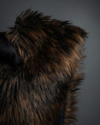 "PLEATS PLEASE ISSEY MIYAKE"
Long-haired fur neck dress