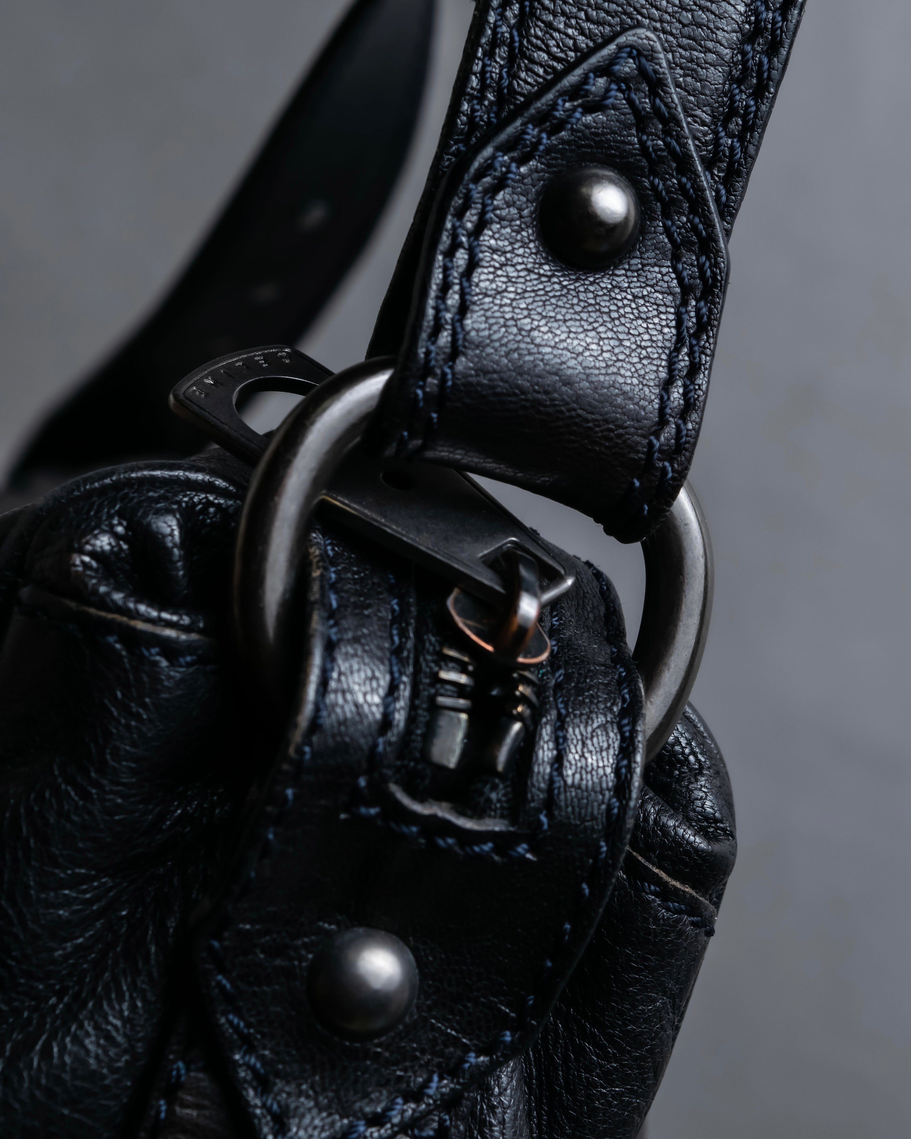 "CELINE" Metal parts design horizontal leather one-shoulder bag