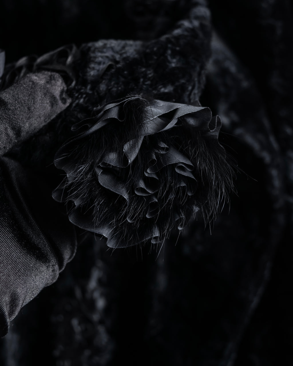 -SPECIAL- "FENDI" 90s Karl Lagerfeld-era lattice fur cape