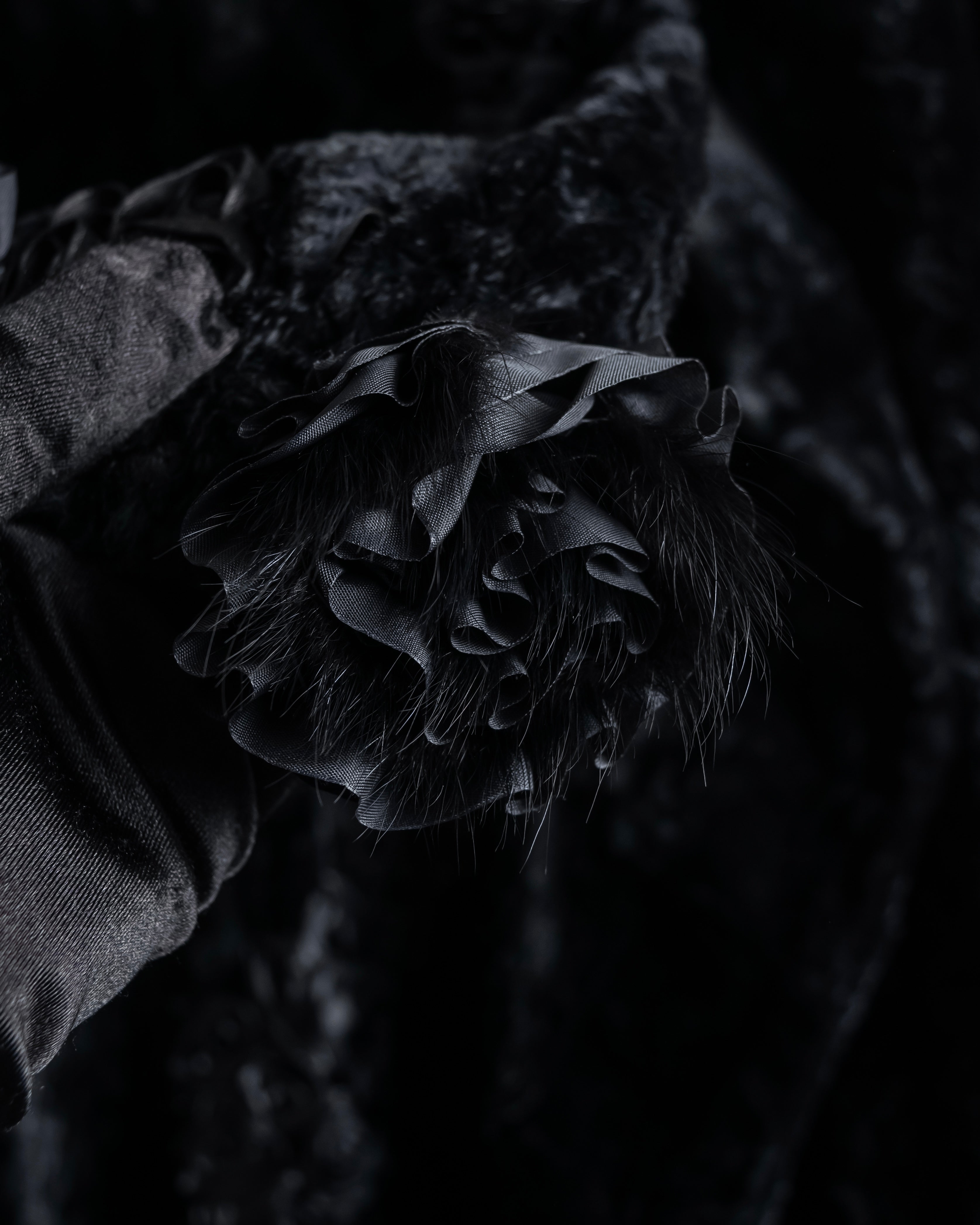 -SPECIAL- "FENDI" 90s Karl Lagerfeld-era lattice fur cape