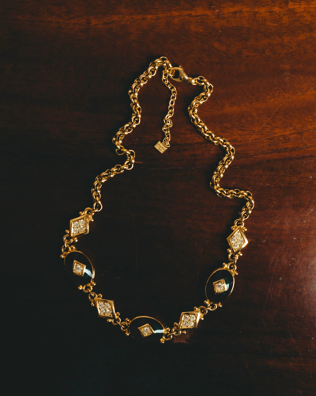 "BURBERRYS" 90's Emerald enamel costume jewelry necklace