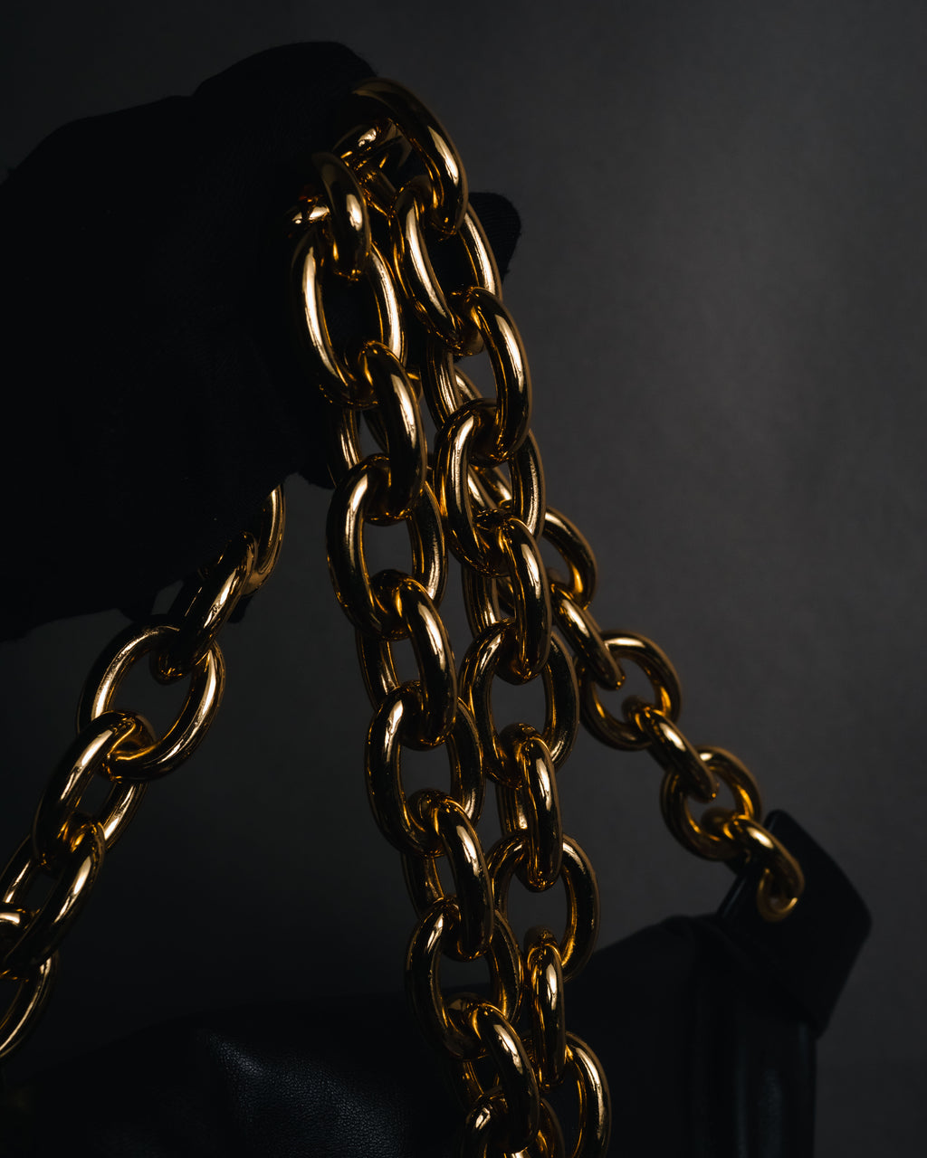 –SPECIAL– "BOTTEGA VENETA" 20’s sculptural chain pouch clutch