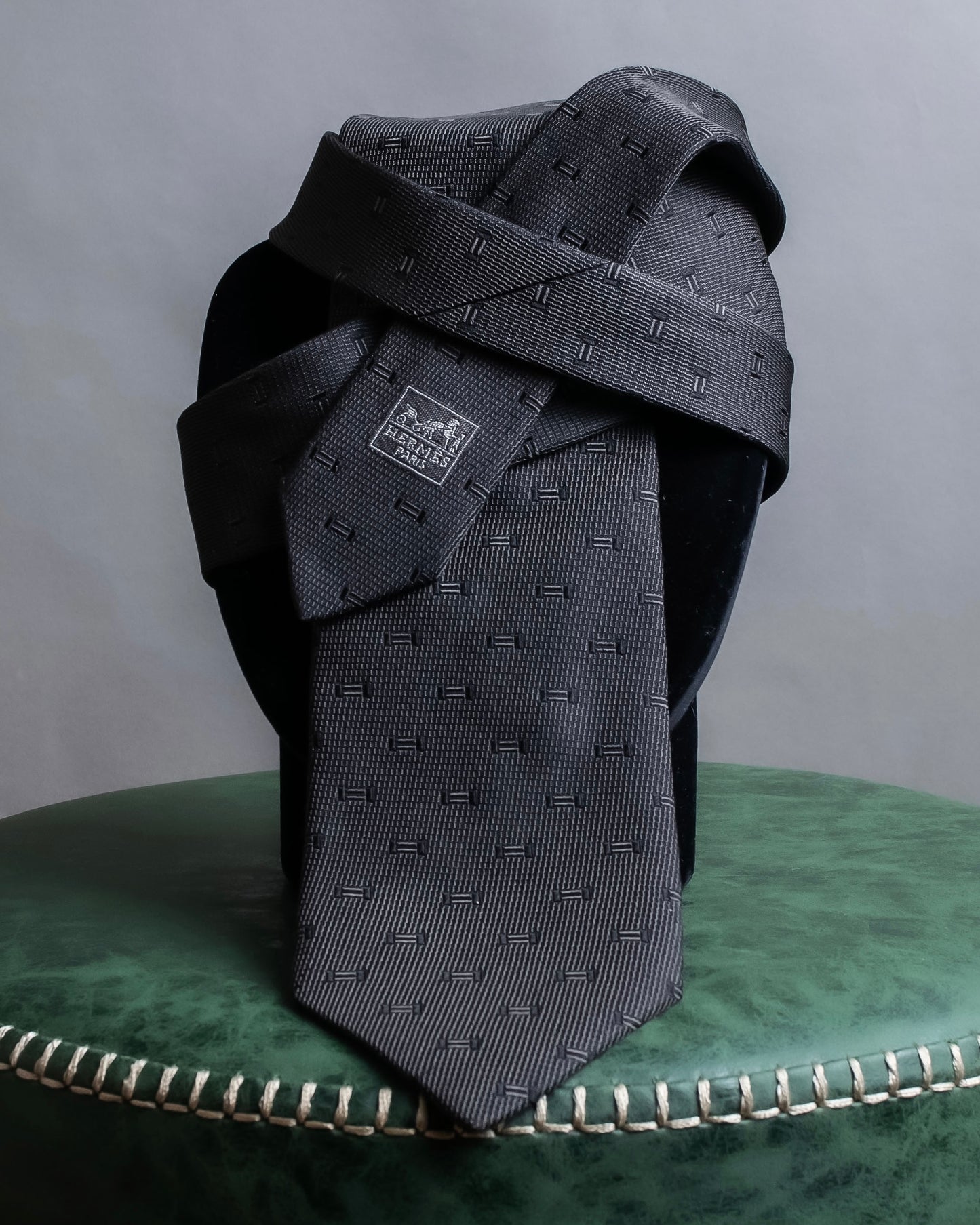 "HERMES" H embroidered pattern silk neck tie