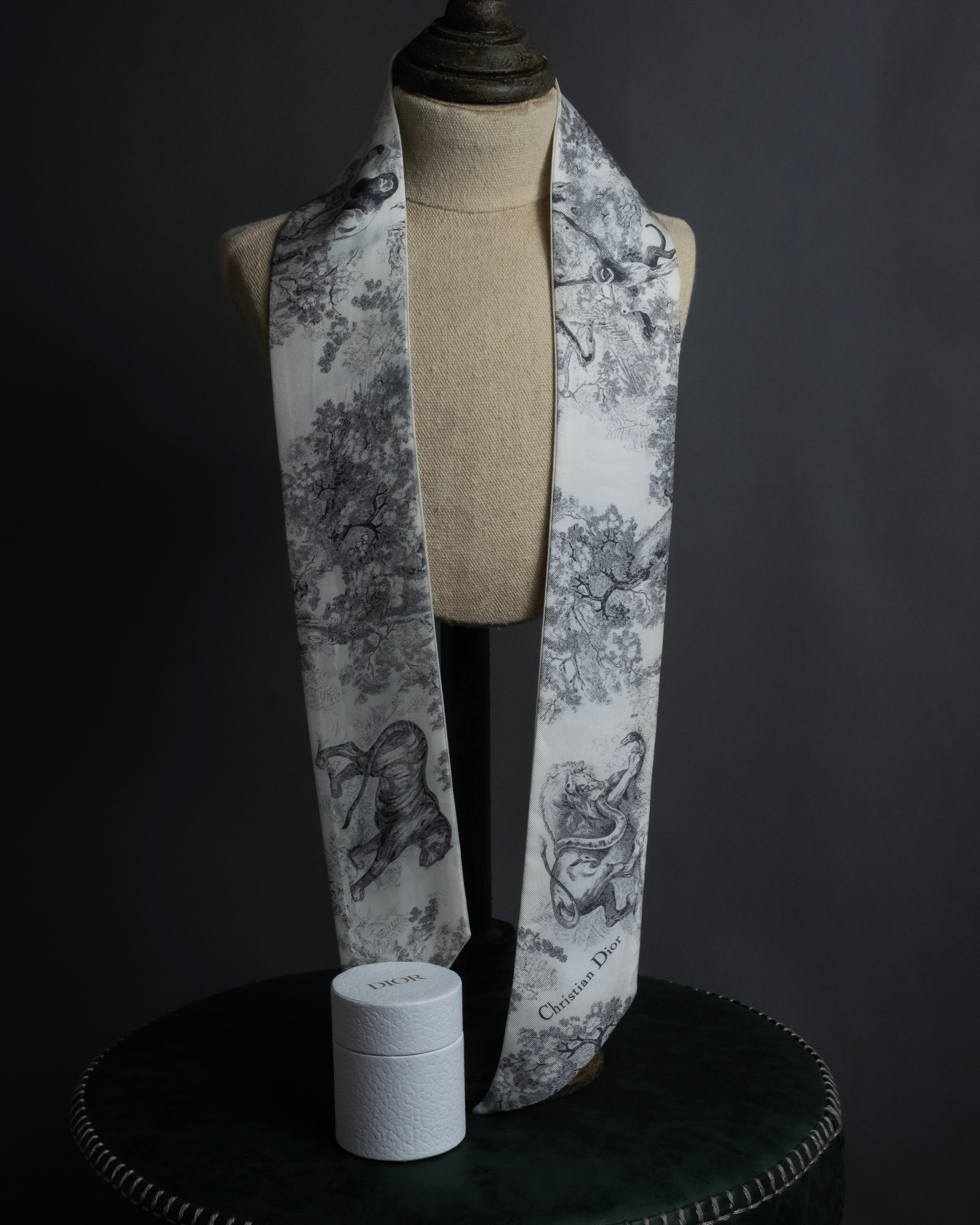 -MOOD Christmas Collection-
"Dior" Maria Grazia Chiuri Toile de Jouy motif silk scarf