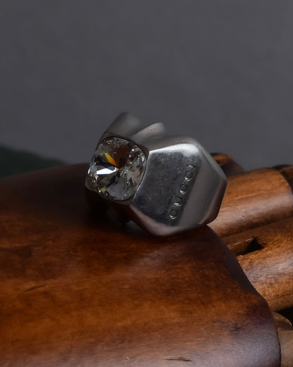 "GUCCI" Polished silver crystal sculptural ring