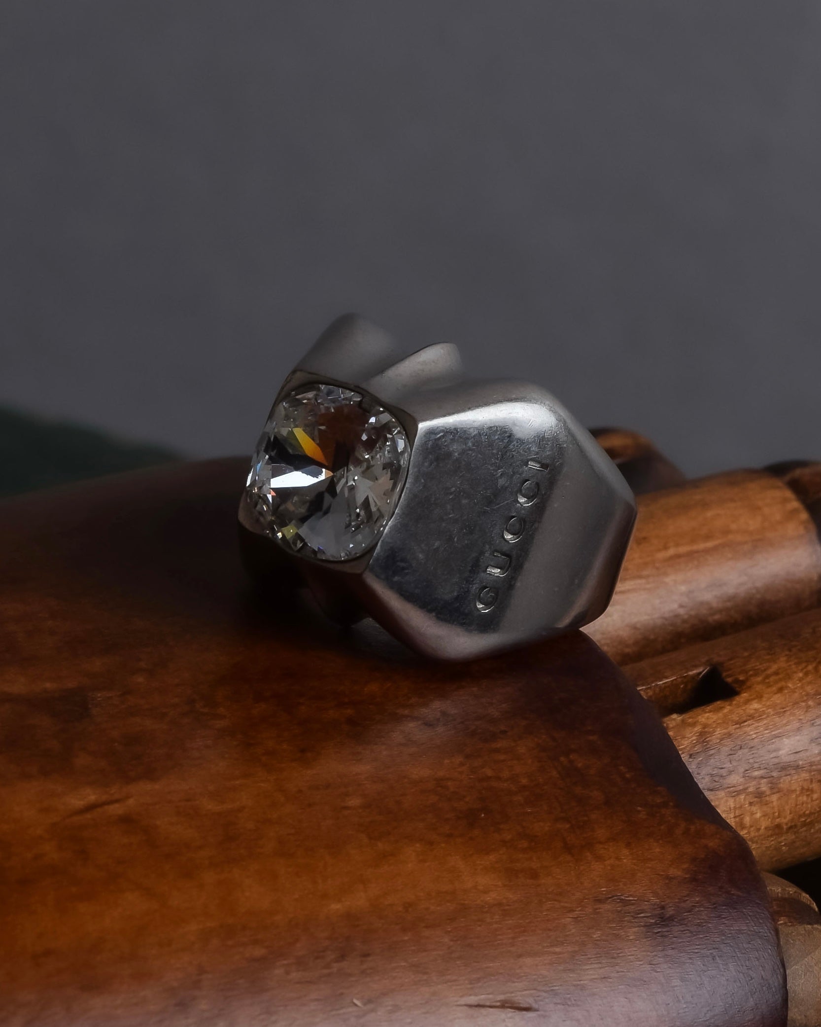 "GUCCI" Polished silver crystal sculptural ring