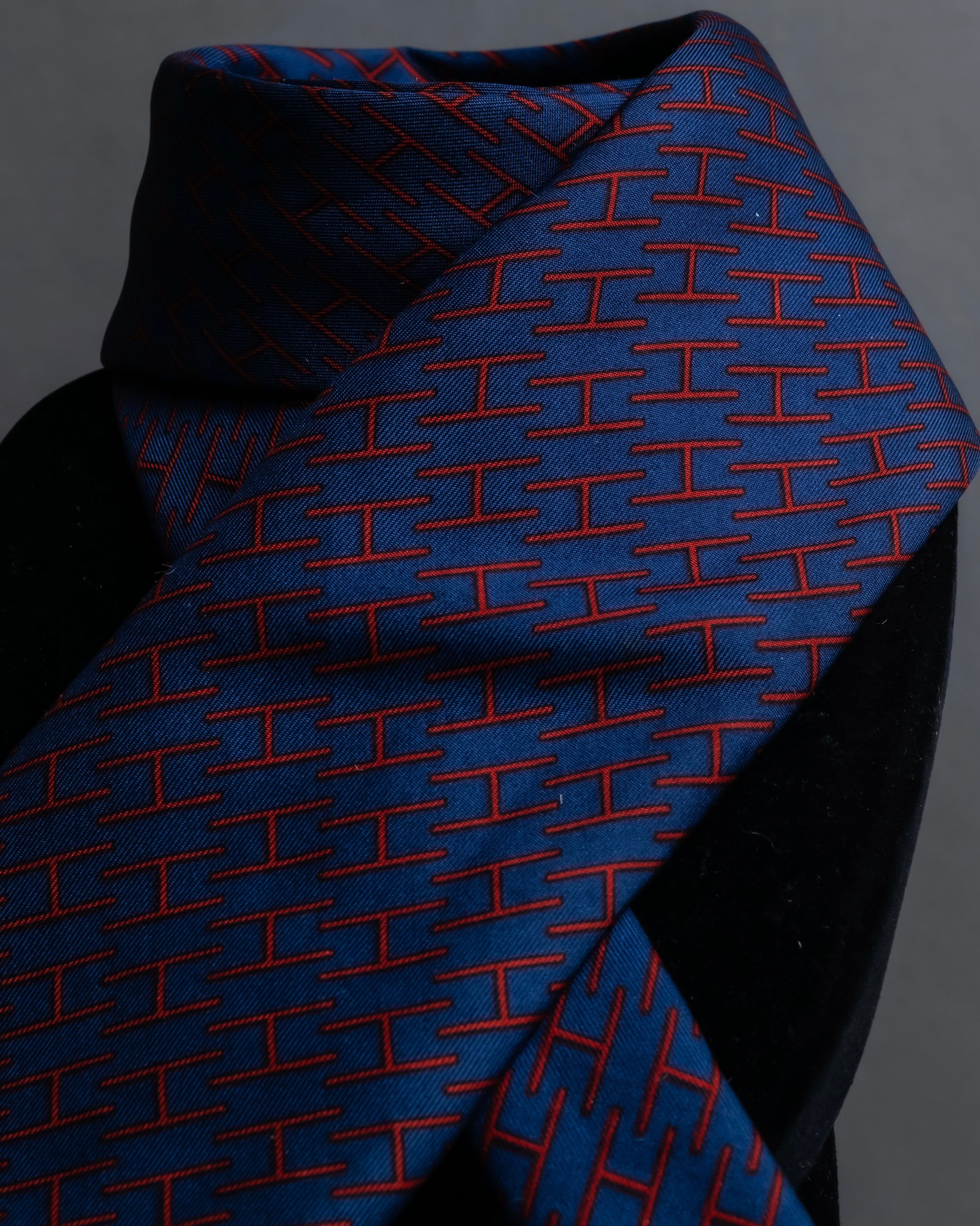 "HERMES" Geometric pattern H motif silk necktie