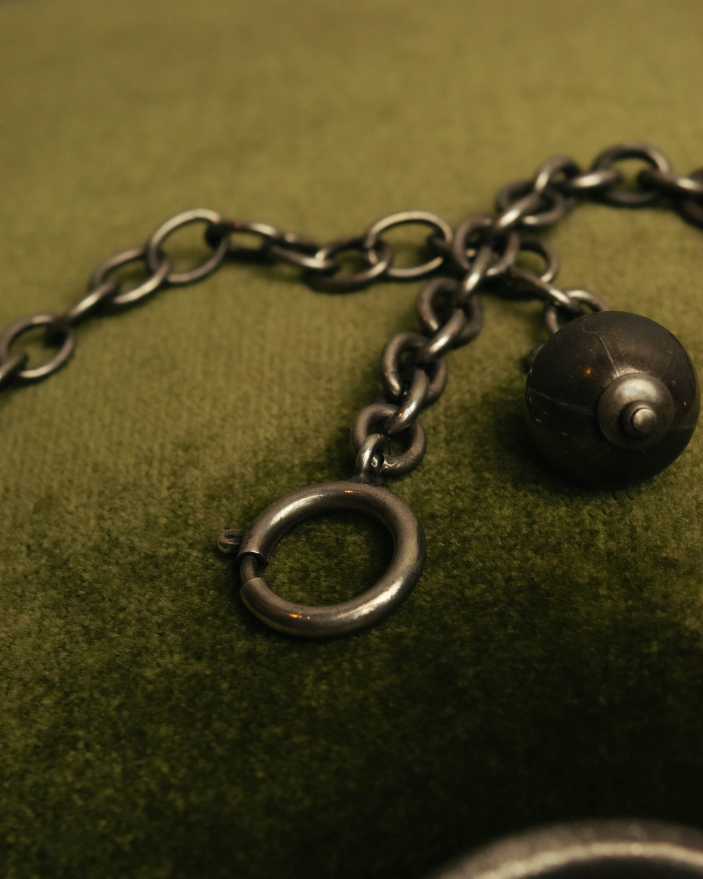 -SPECIAL- “Jean Paul Gaultier” 90’s-00’s sculptural metal ring necklace