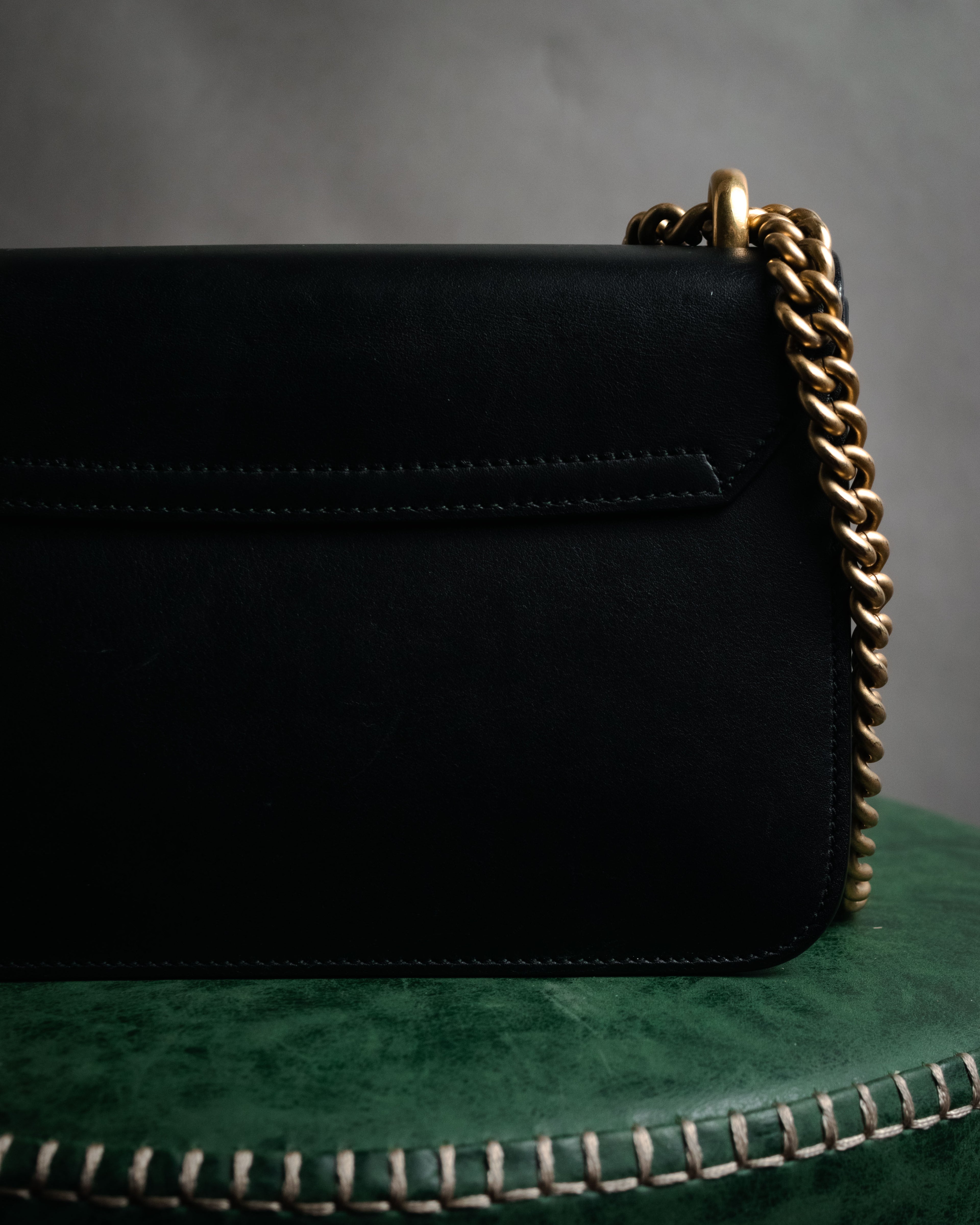 –SPECIAL– “GUCCI”
2016-2022 Bow embellished chain shoulder bag