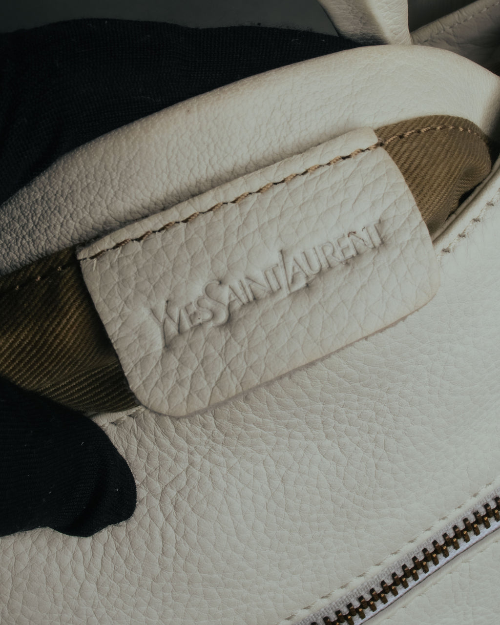 -SPECIAL- “Yves Saint Laurent” 2004-2011 Pilati era bow leather shoulder bag