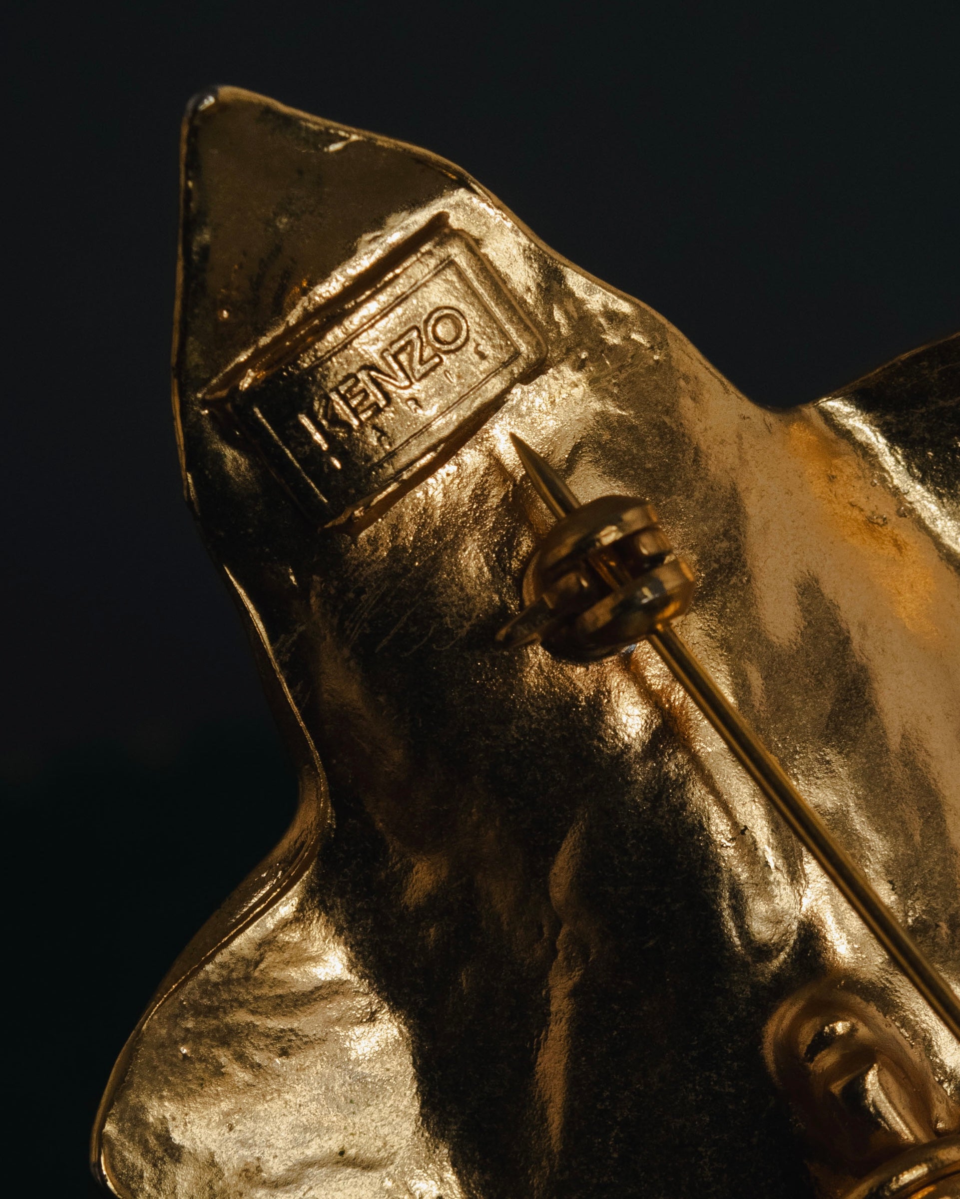 "KENZO" Botanical ivy bouquet brooch