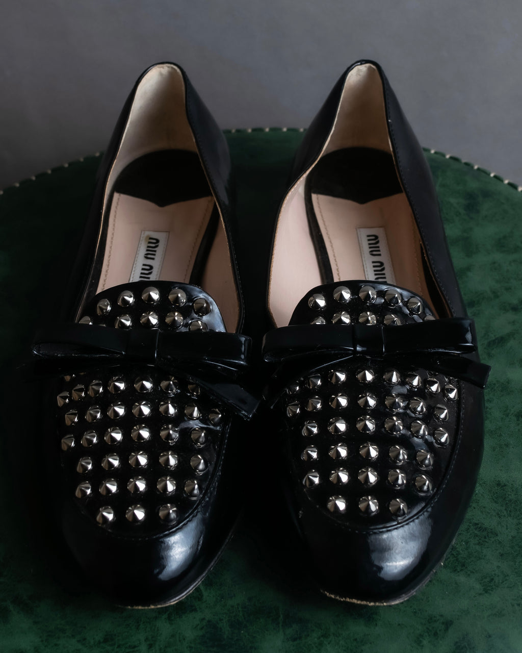 "MIU MIU" Stud＆ribbon design metal heel pumps