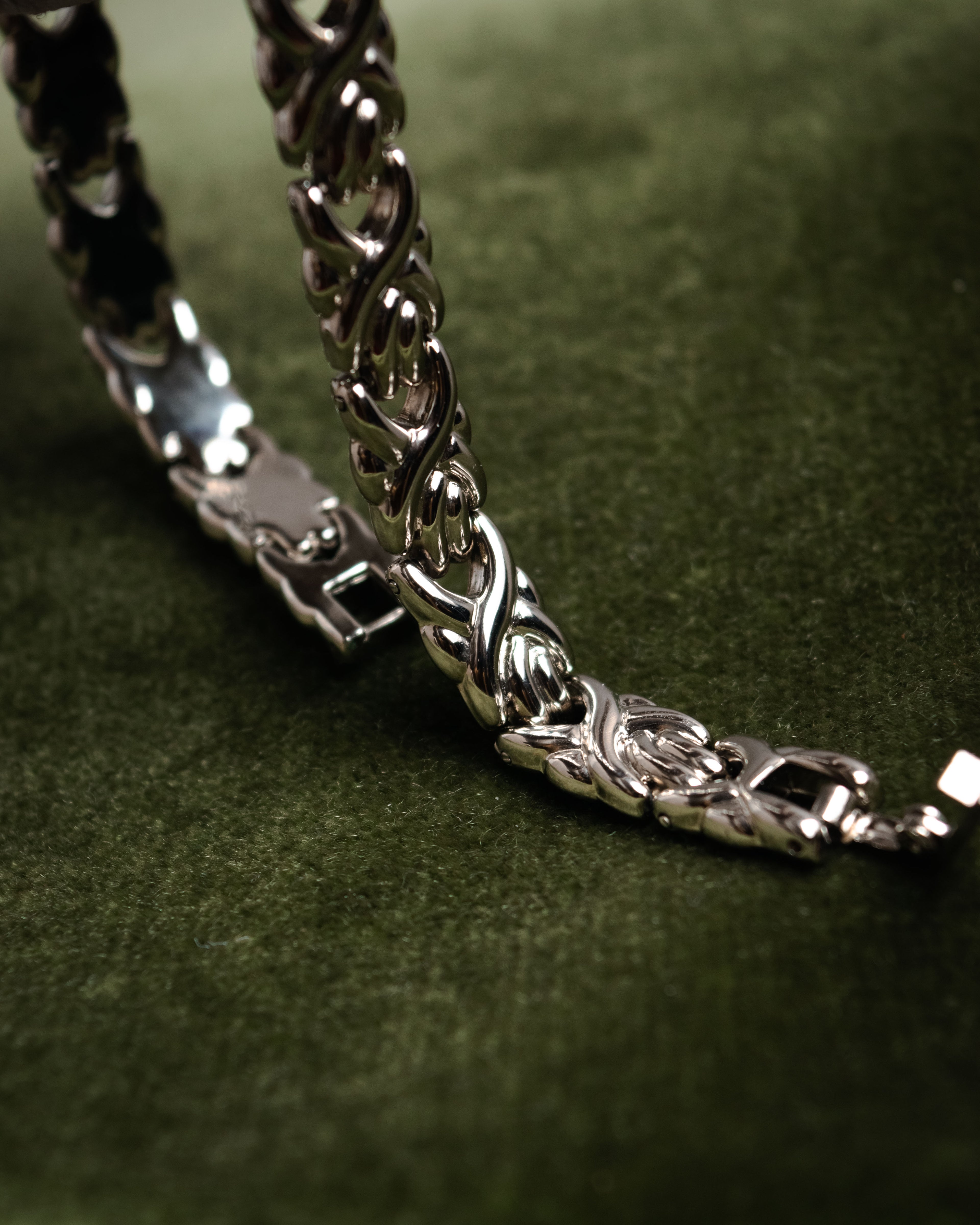 “Valentino Michelle” 1990-2005 Cameo secret bracelet watch