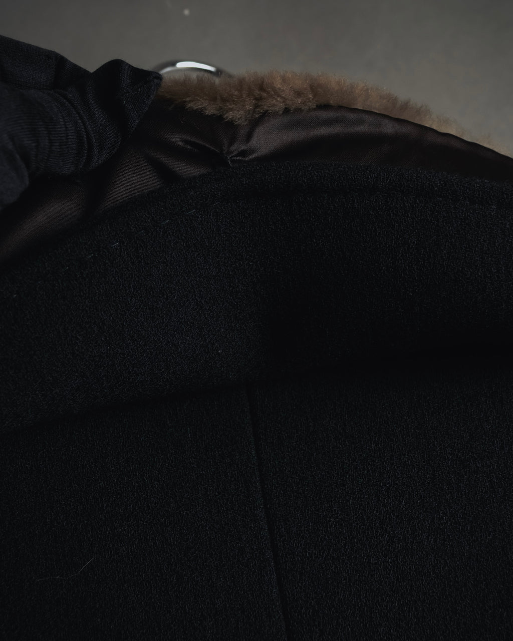 -SPECIAL- "Max Mara"
90’s Detachable fur collar virgin wool long coat