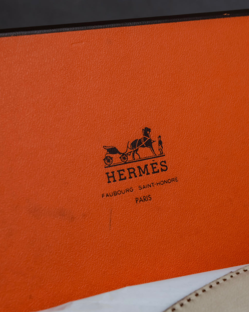 "HERMES" Dot perforation driving leather gloves