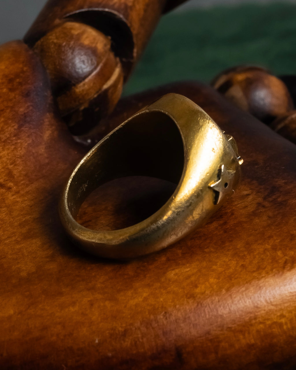 "DIOR" J’ADIOR engraved signet ring