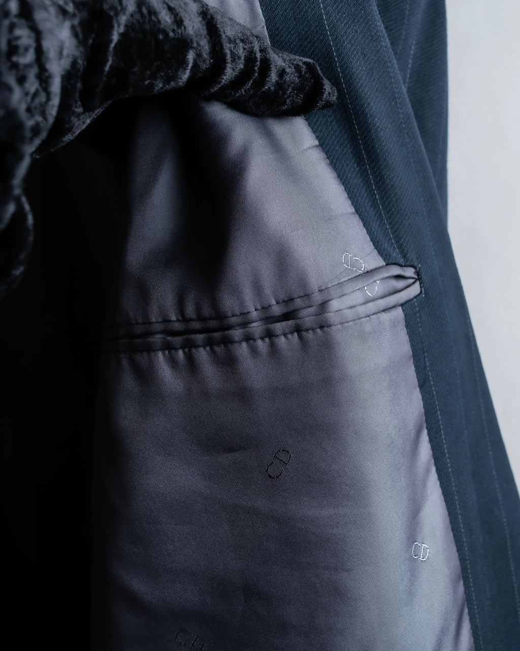 "CHRISTIAN DIOR MONSIEUR"
 Fine pitch stripe pattern notch lapel tailored jacket