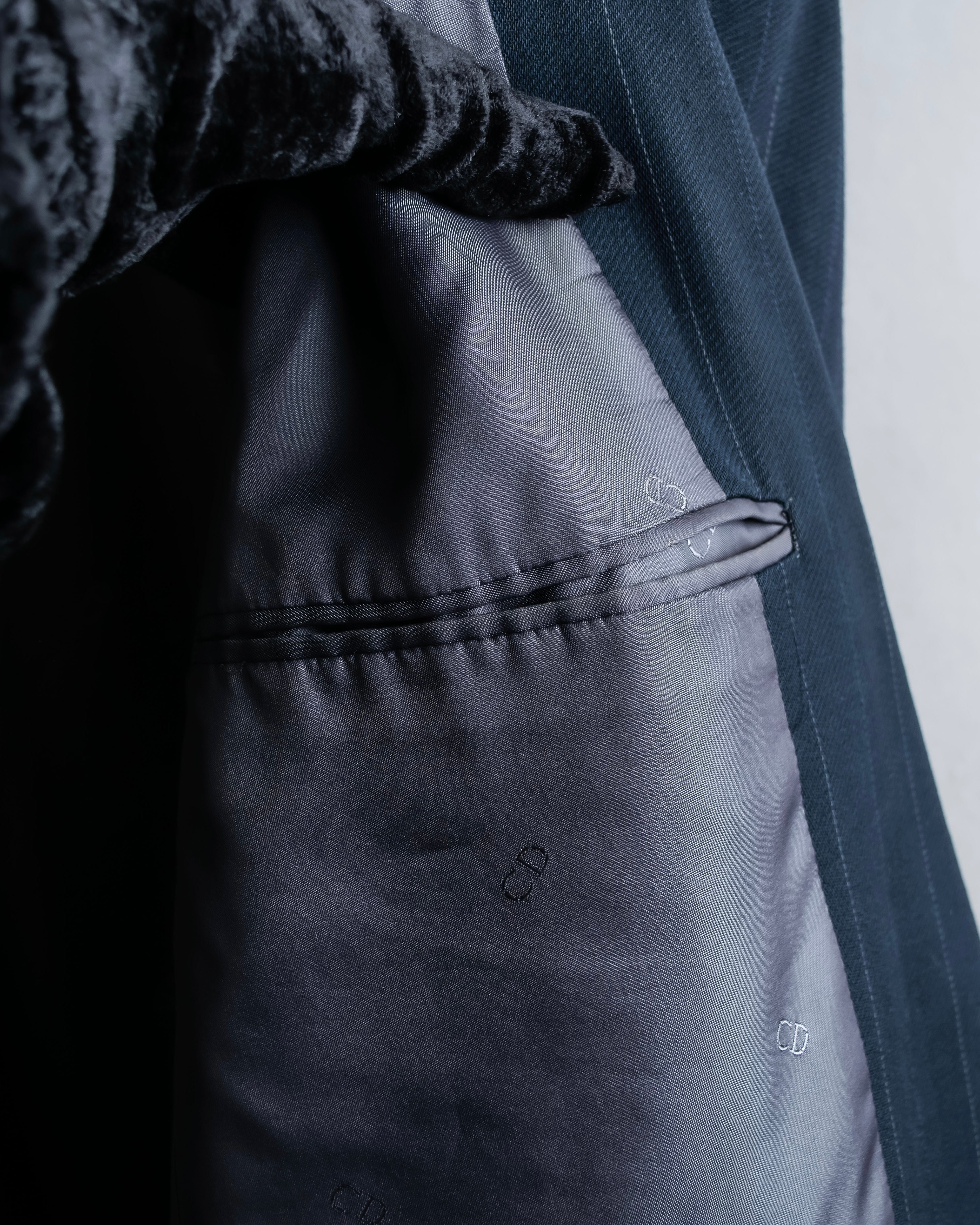 "CHRISTIAN DIOR MONSIEUR"
 Fine pitch stripe pattern notch lapel tailored jacket