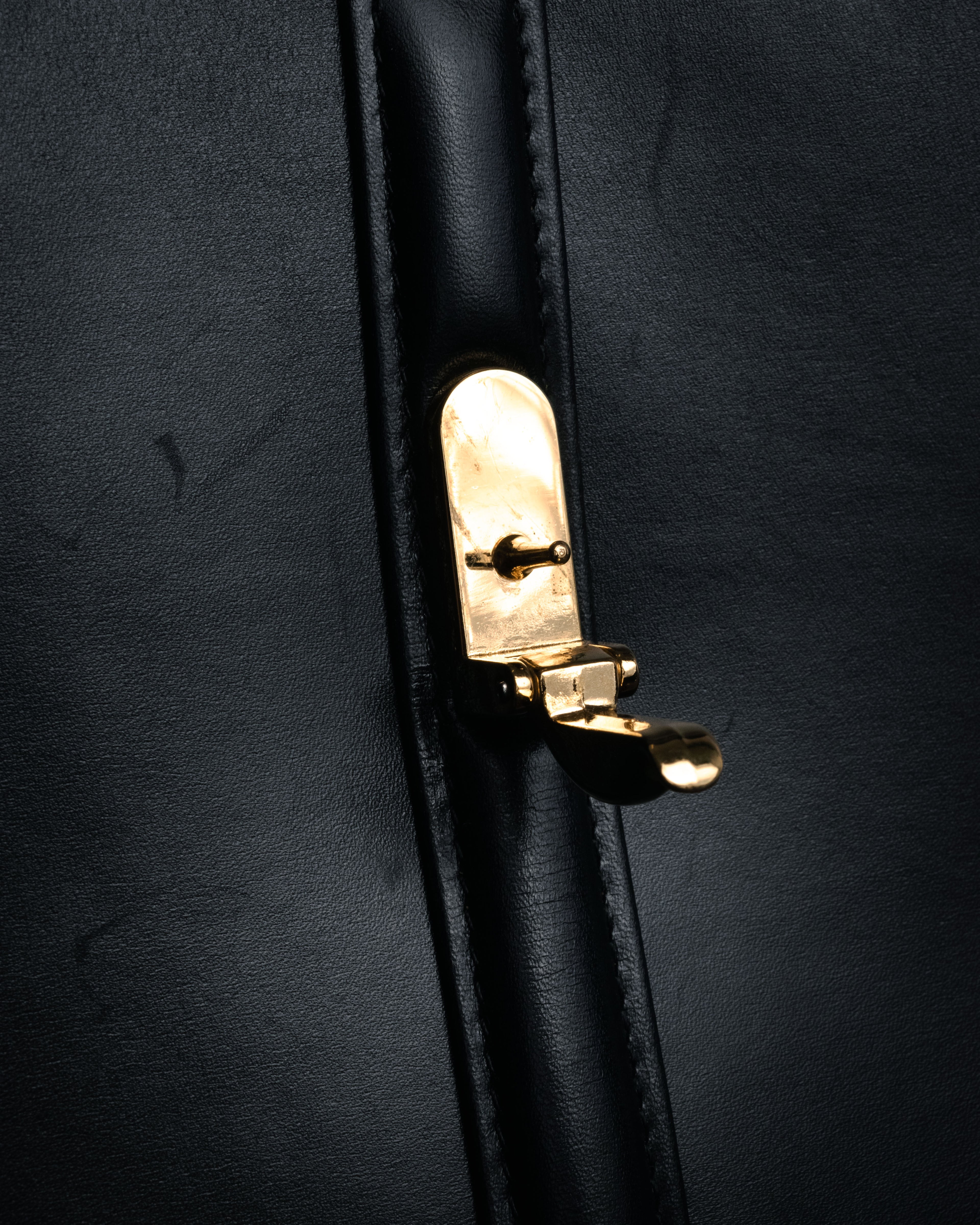 “VALENTINO GARAVANI” 80’s-90’s V clasp top handle bag