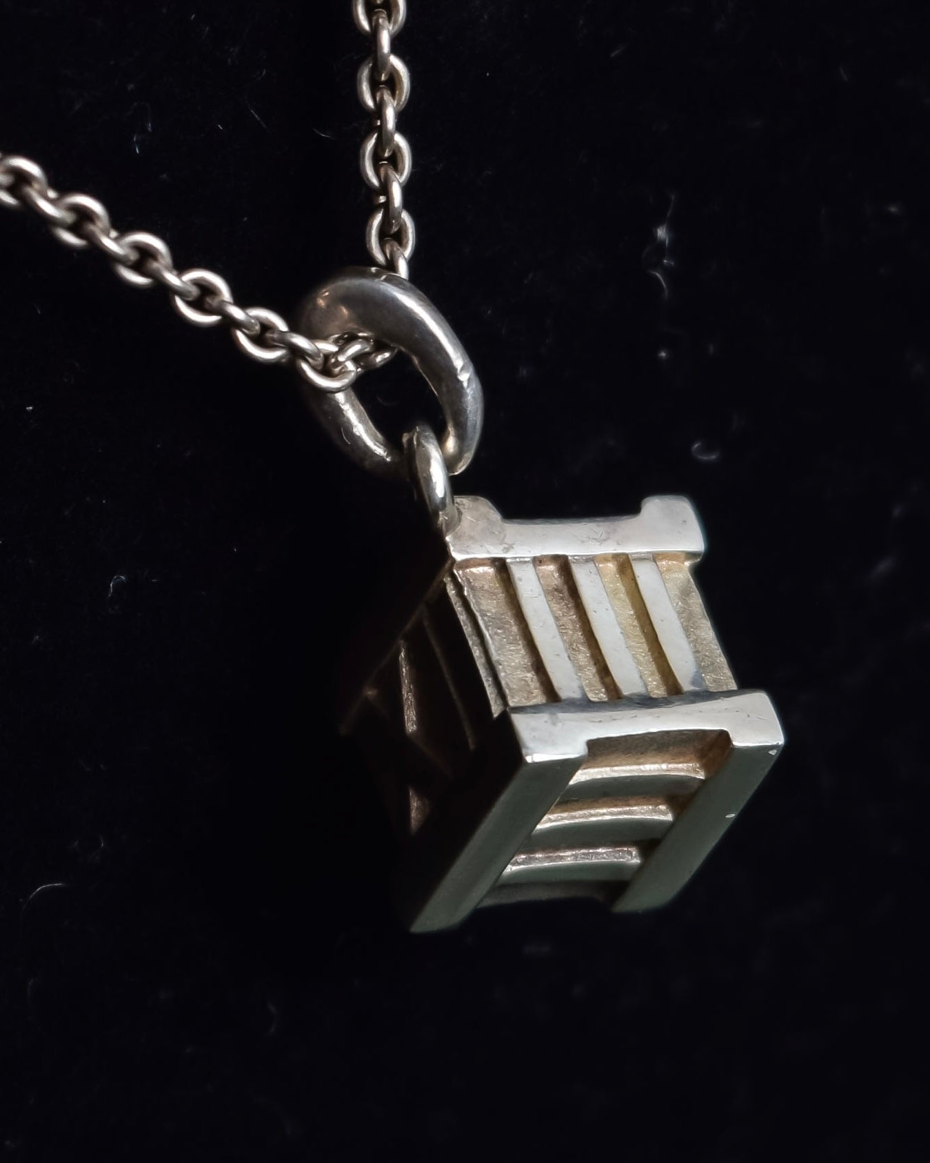 "Tiffany&Co" Roman numeral atlas cube silver necklace