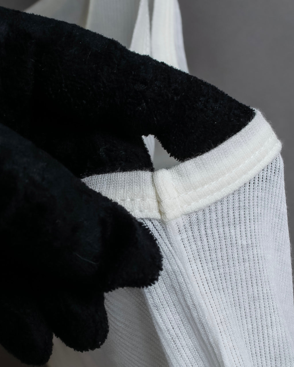 "MAISON MARGIELA" Stitch design net sheer tank top