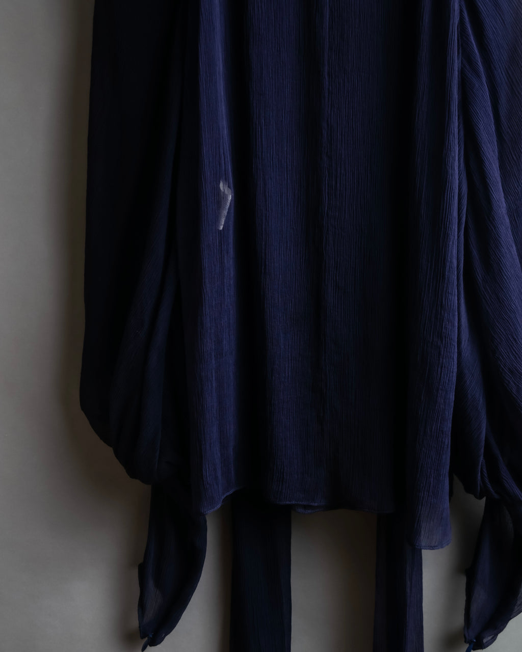 "HERMES" Bowtie detail balloon sleeve sheer pullover