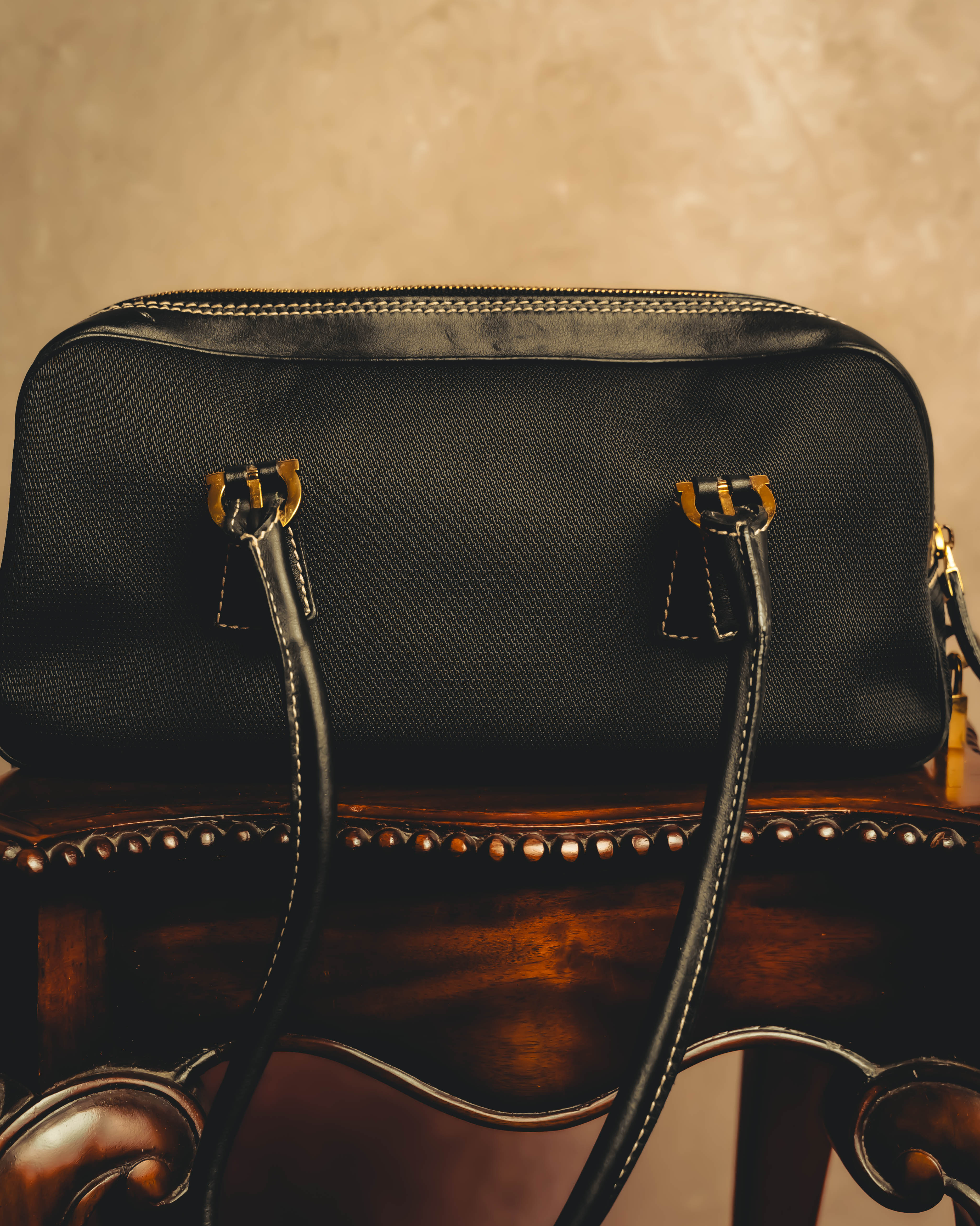“Salvatore Ferragamo” 90’s-00’s Gancini-detail textured canvas shoulder bag
