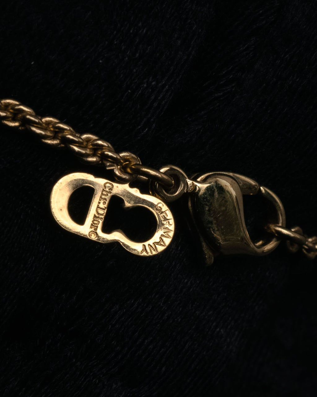 “Christian Dior” 90’s Dune charm long necklace