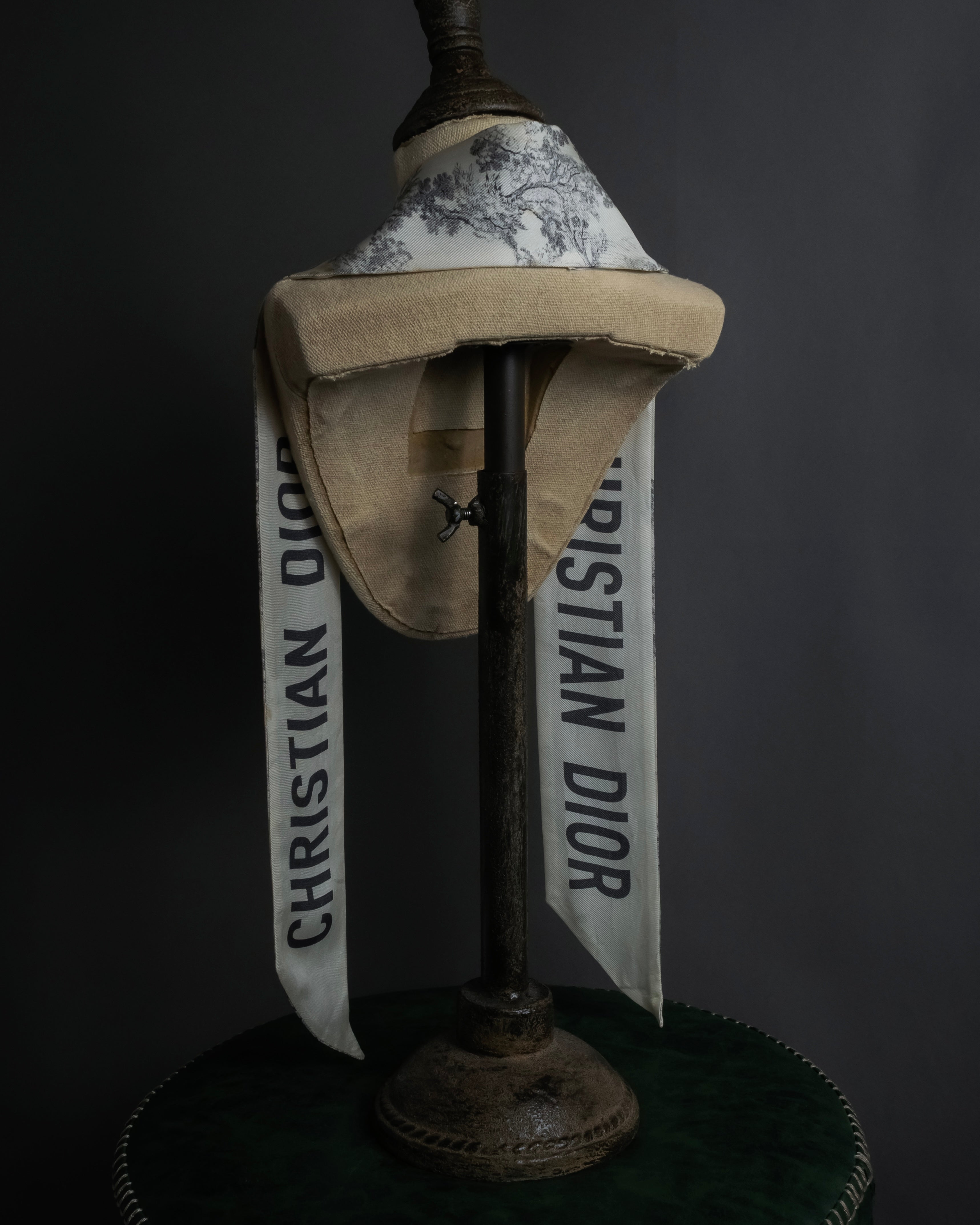 -MOOD Christmas Collection-
"Dior" Maria Grazia Chiuri Toile de Jouy motif silk scarf