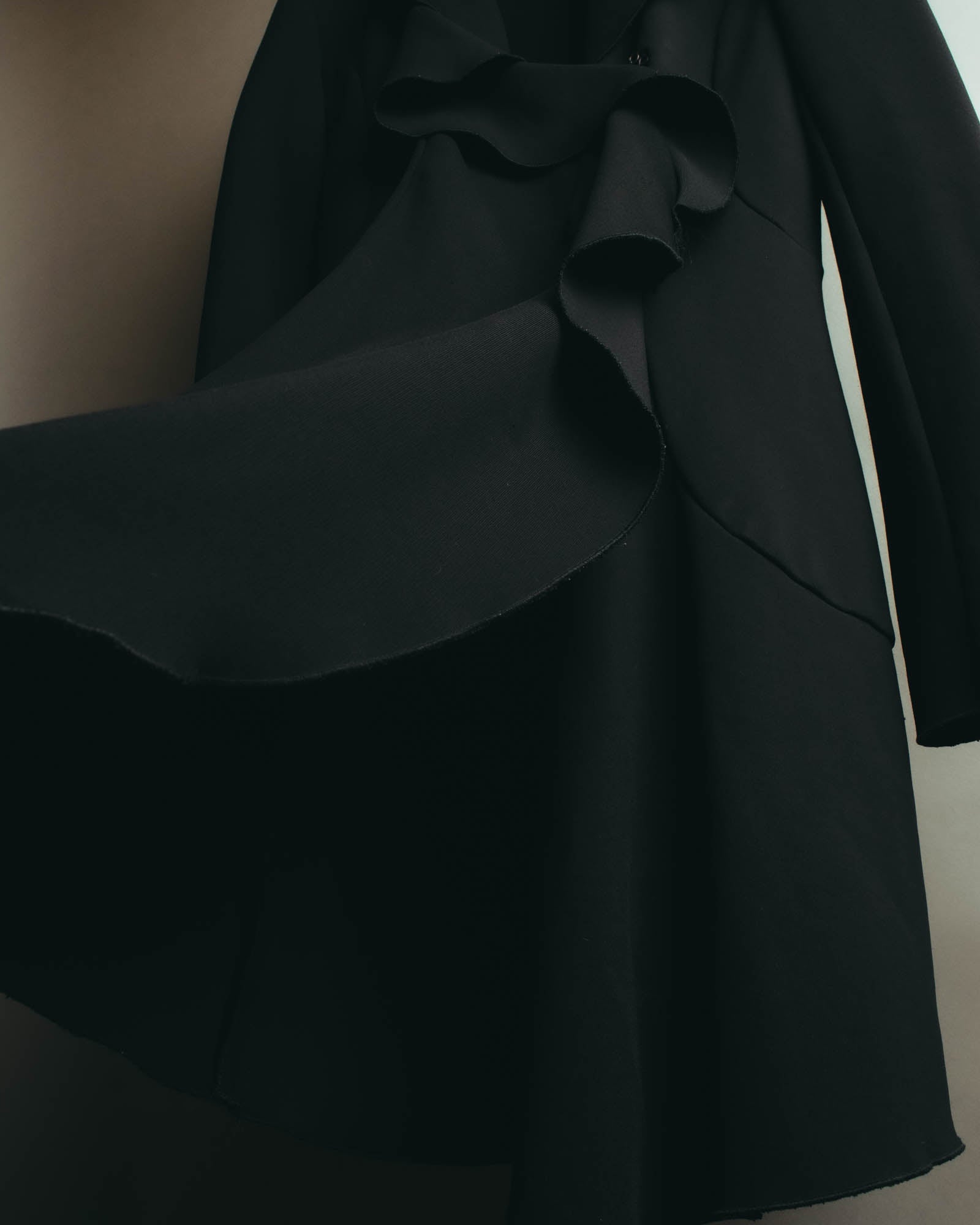 “VALENTINO” 2015-2018 Draped ruffle long coat