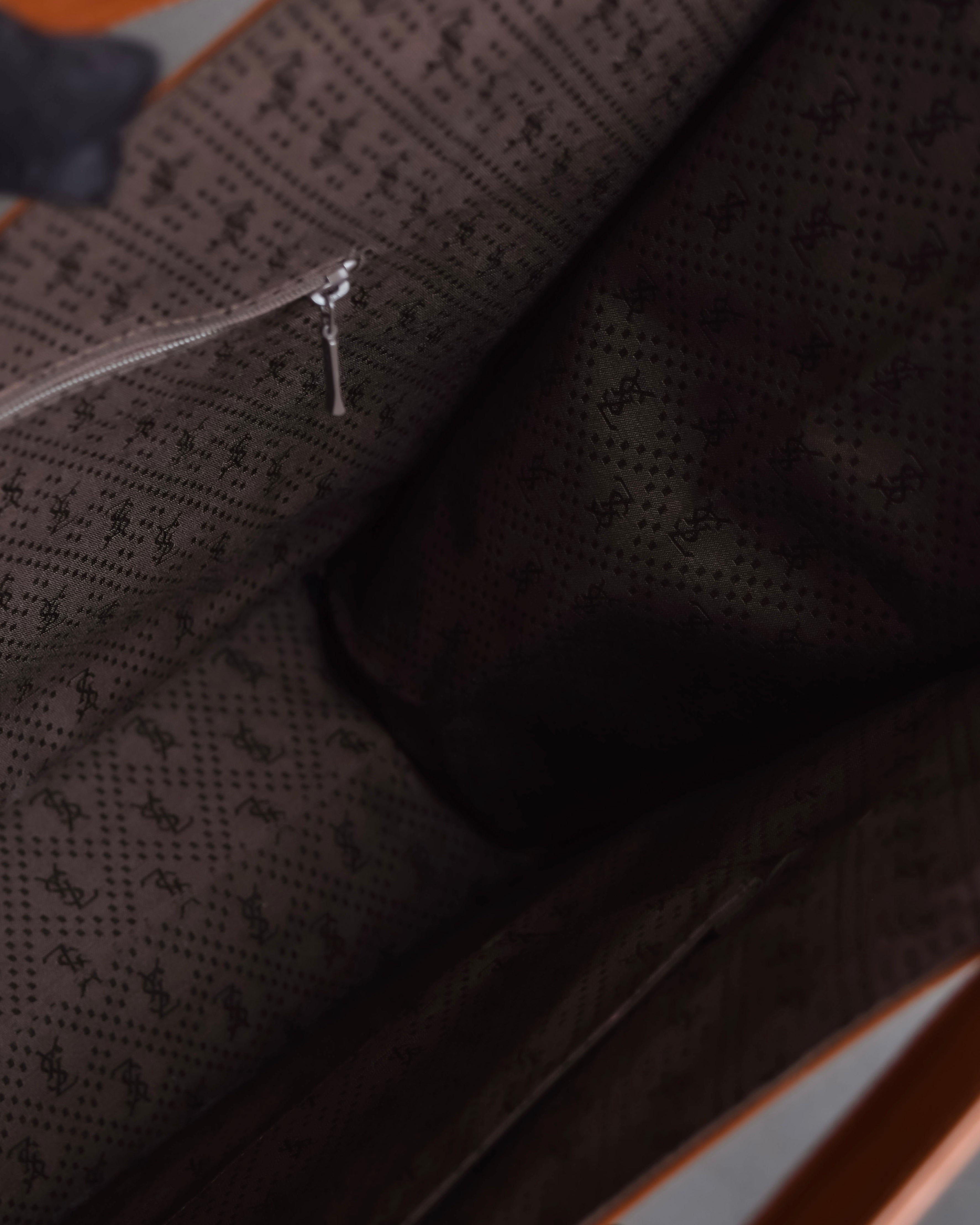 "YVES SAINT LAURENT" Studded Y design open-top leather tote bag