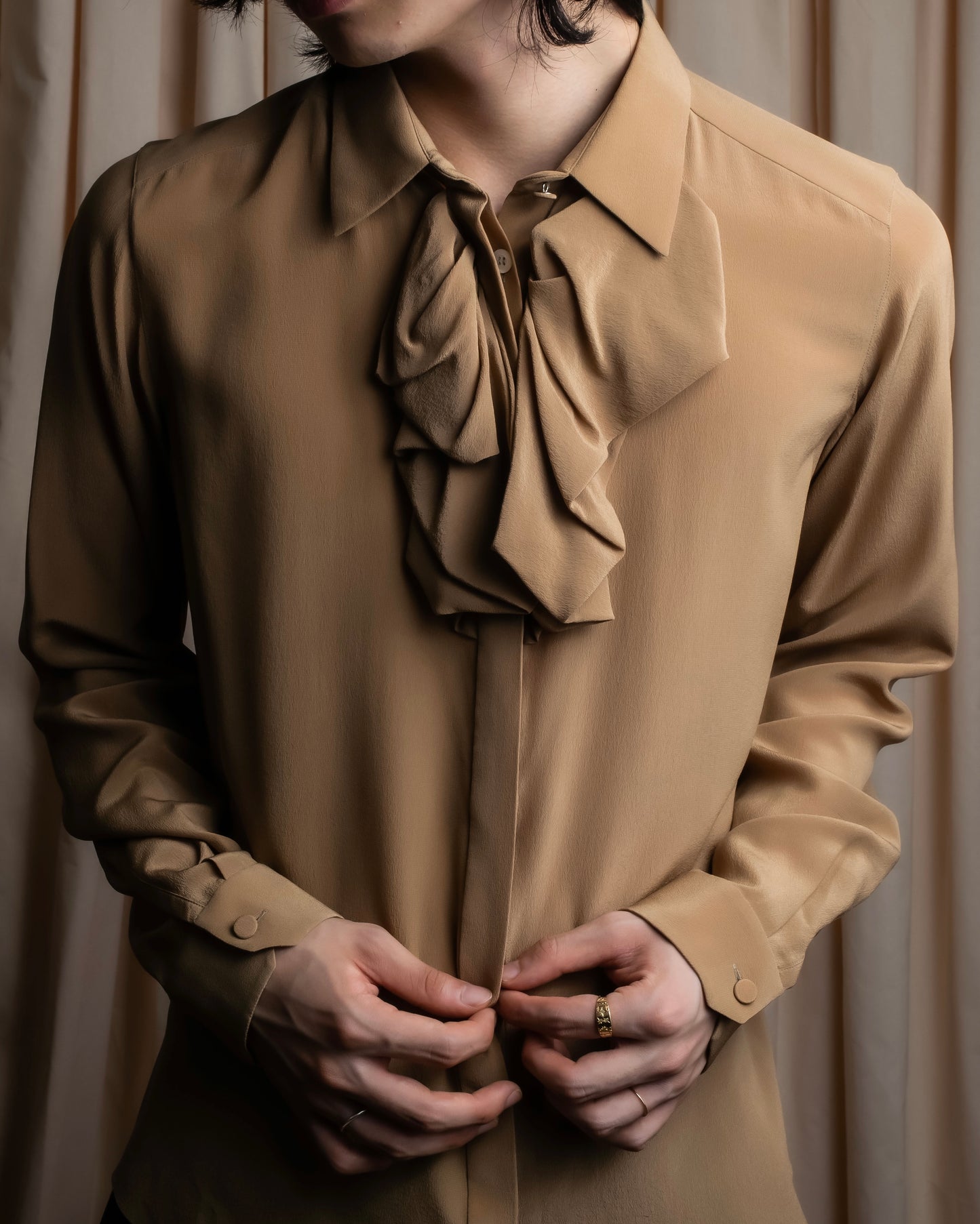 "AQUILAND RIMONDI" 100% silk bowtie design fly front shirt