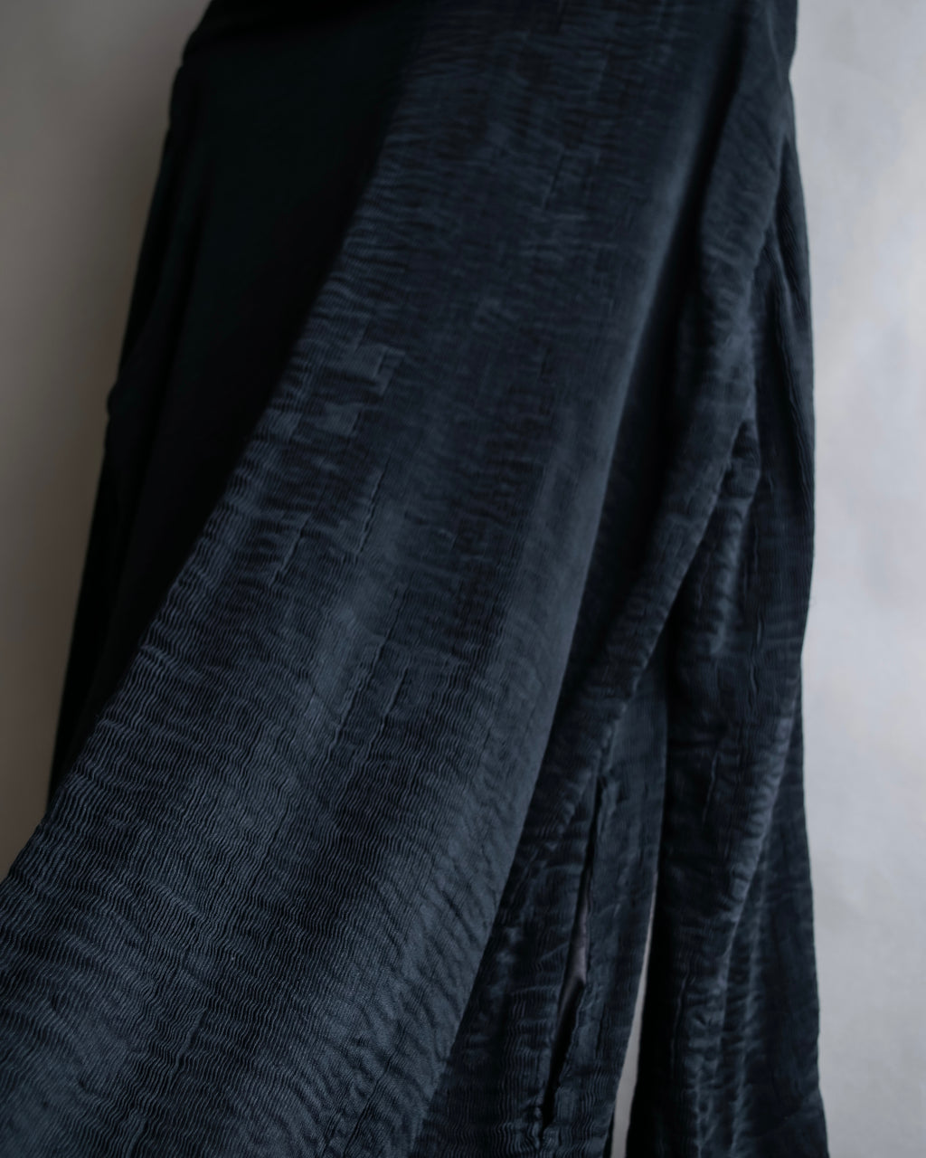 "ISSEY MIYAKE PERMANENT" Large shawl collar silk long cardigan