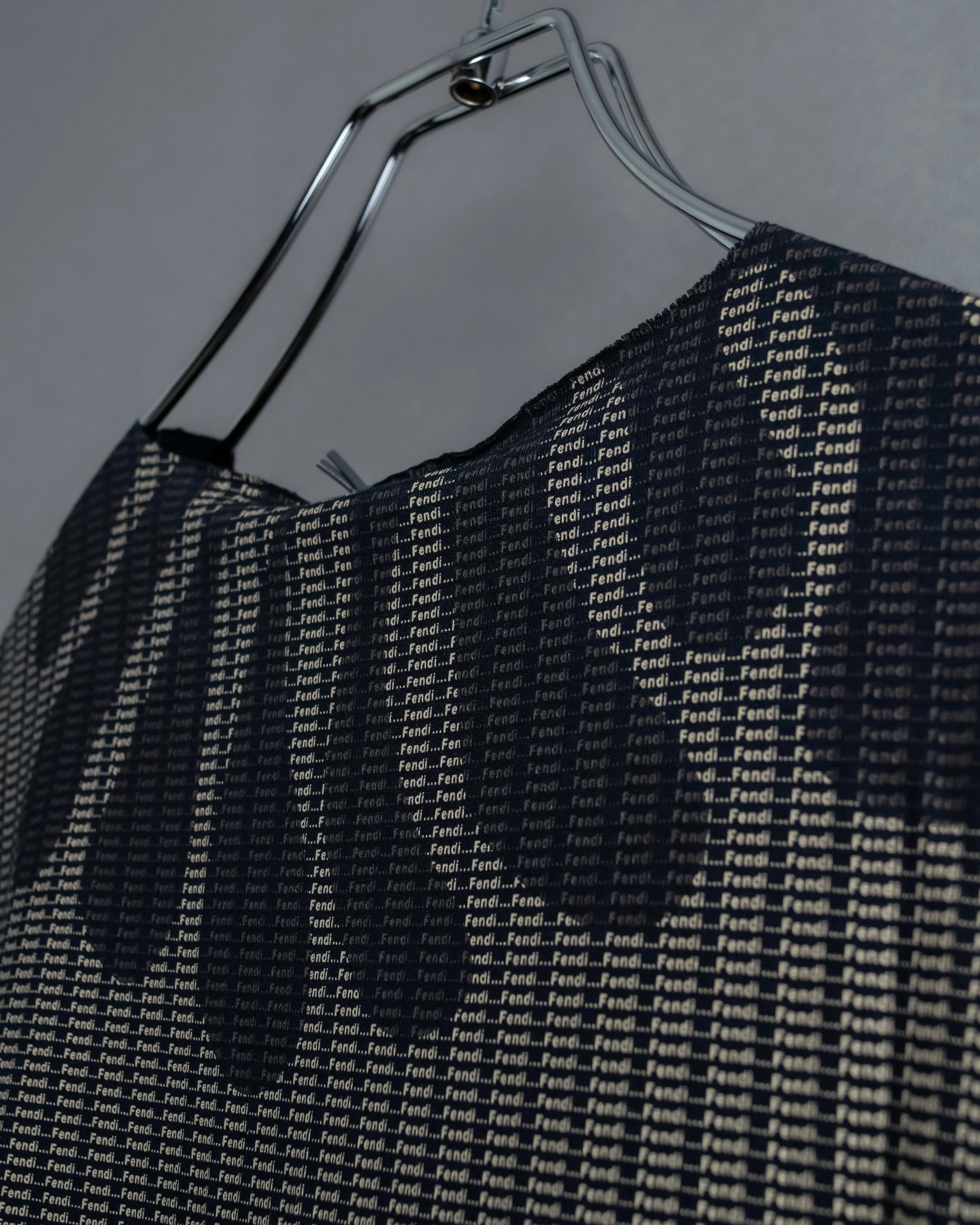 "FENDI" Logo print V-neck sleeveless top