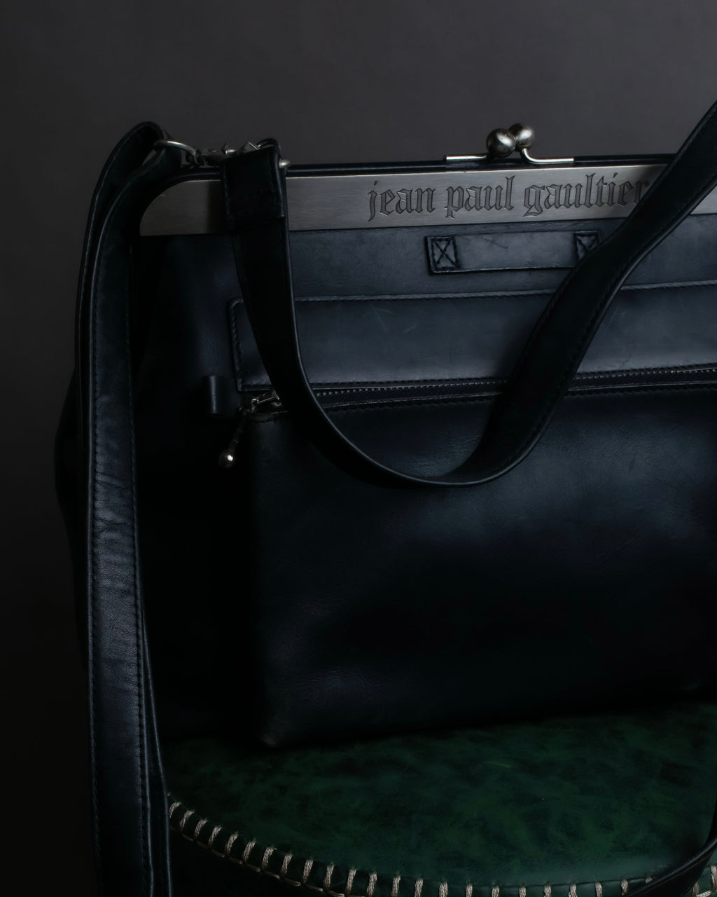 "JEAN PAUL GAULTIER" Logo engraved clasp frame 2way leather bag