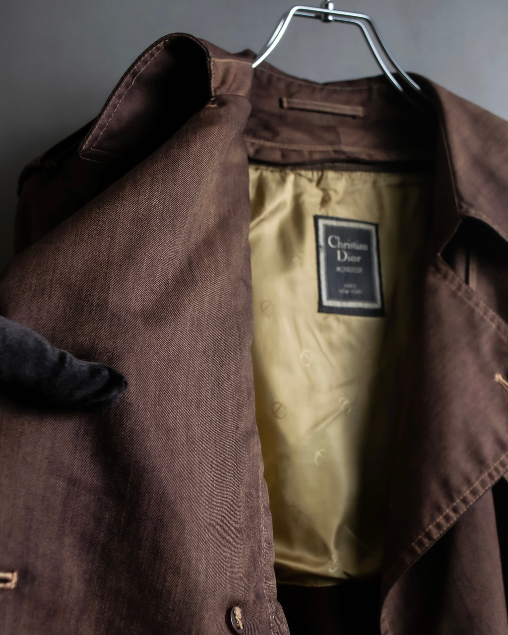 "CHRISTIAN DIOR MONSIEUR"
 Dark brown oversized trench coat