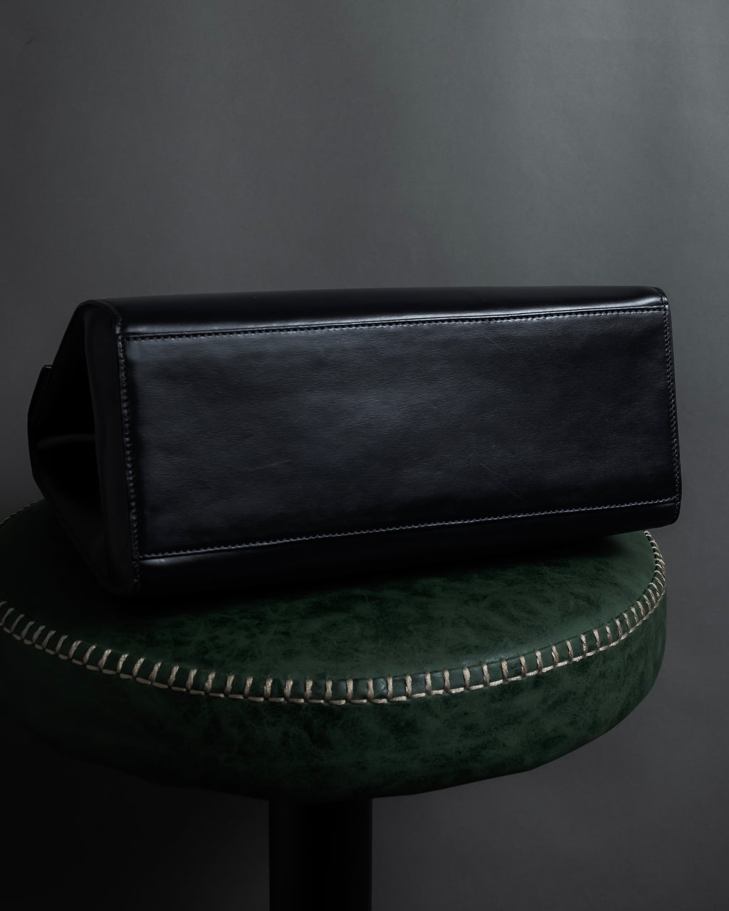 "CELINE" 80's-90's Square silhouette gold parts design leather hand bag