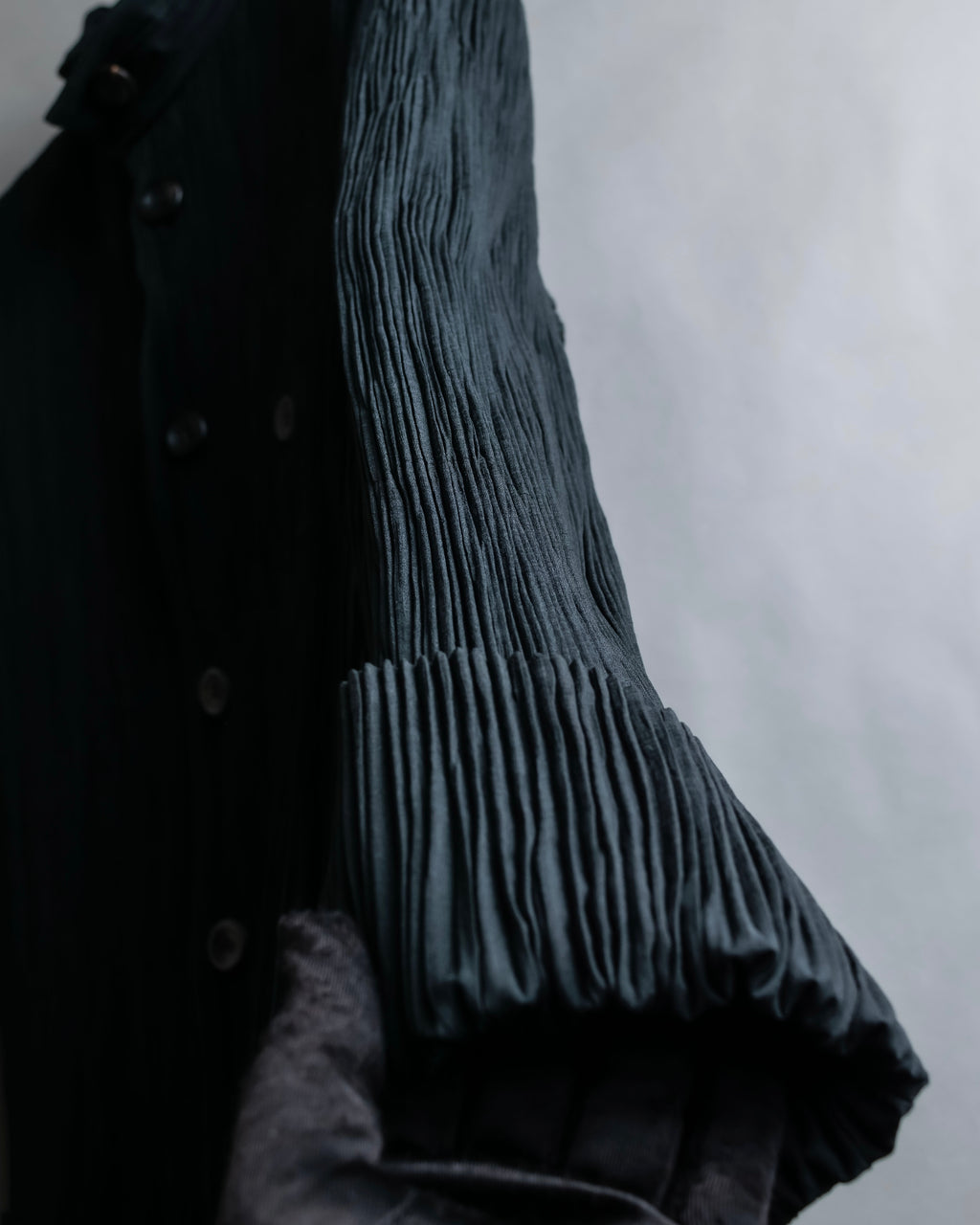 "ISSEY MIYAKE" Pleated vertical line shirt jacket