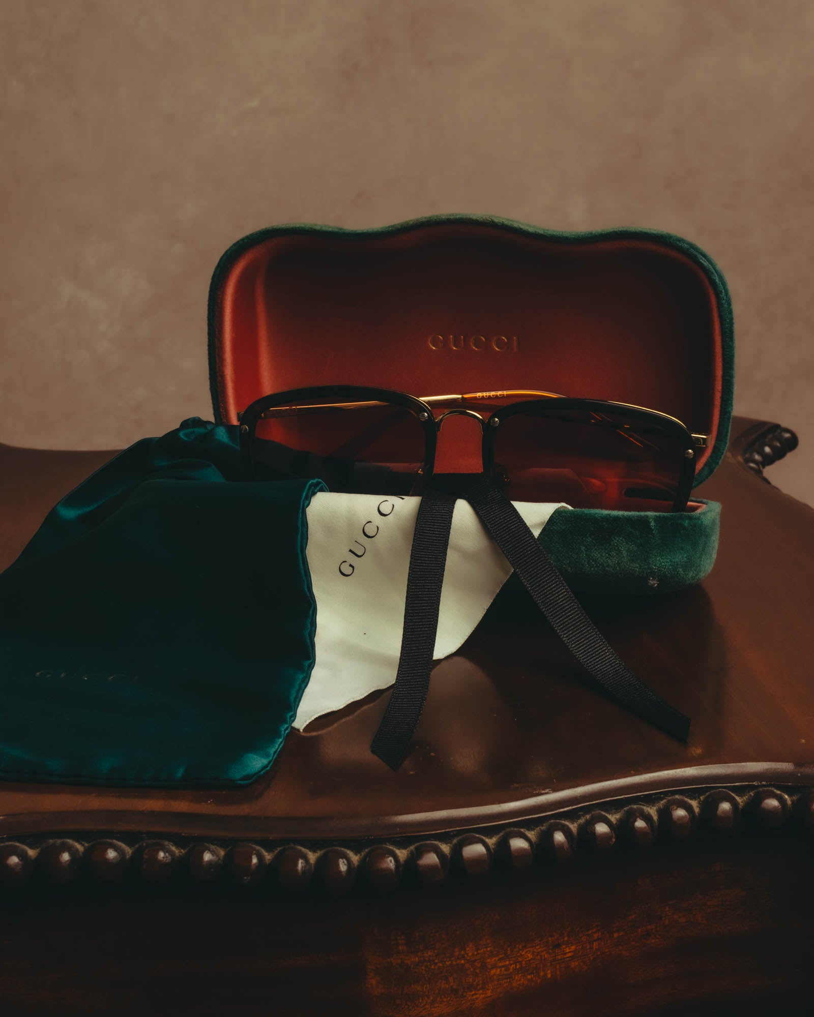 GUCCI (グッチ) - サングラス - ブラック - オーバーサイズ チタン
