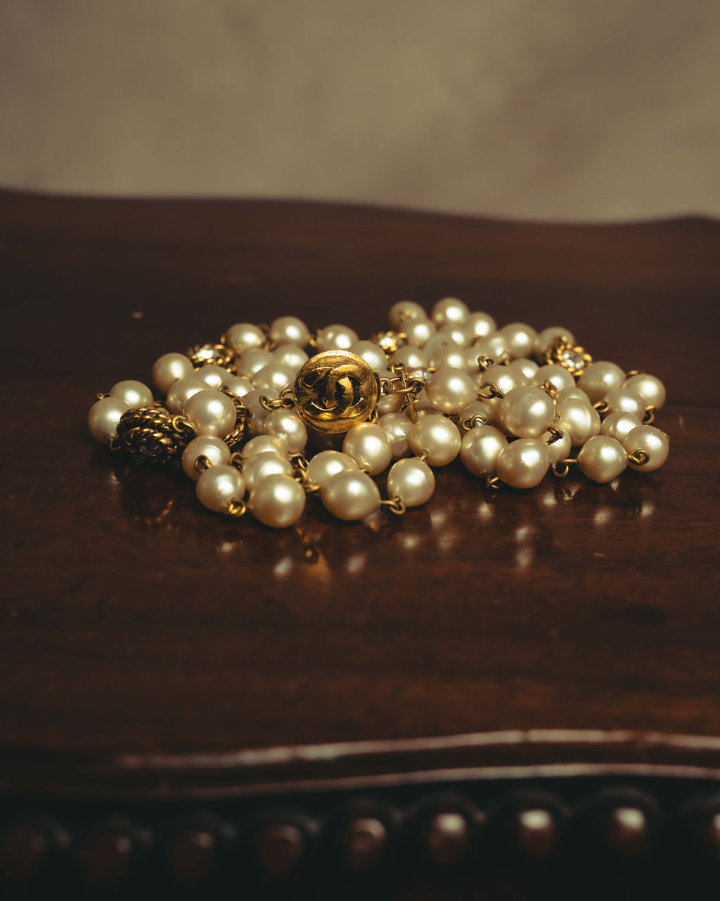 -SPECIAL- "CHANEL" 90's Pearl and crystal embellished long necklace