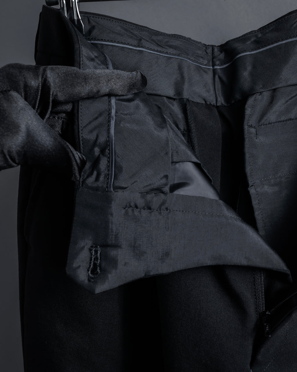 "YVES SAINT LAURENT" Straight tailoring design set up