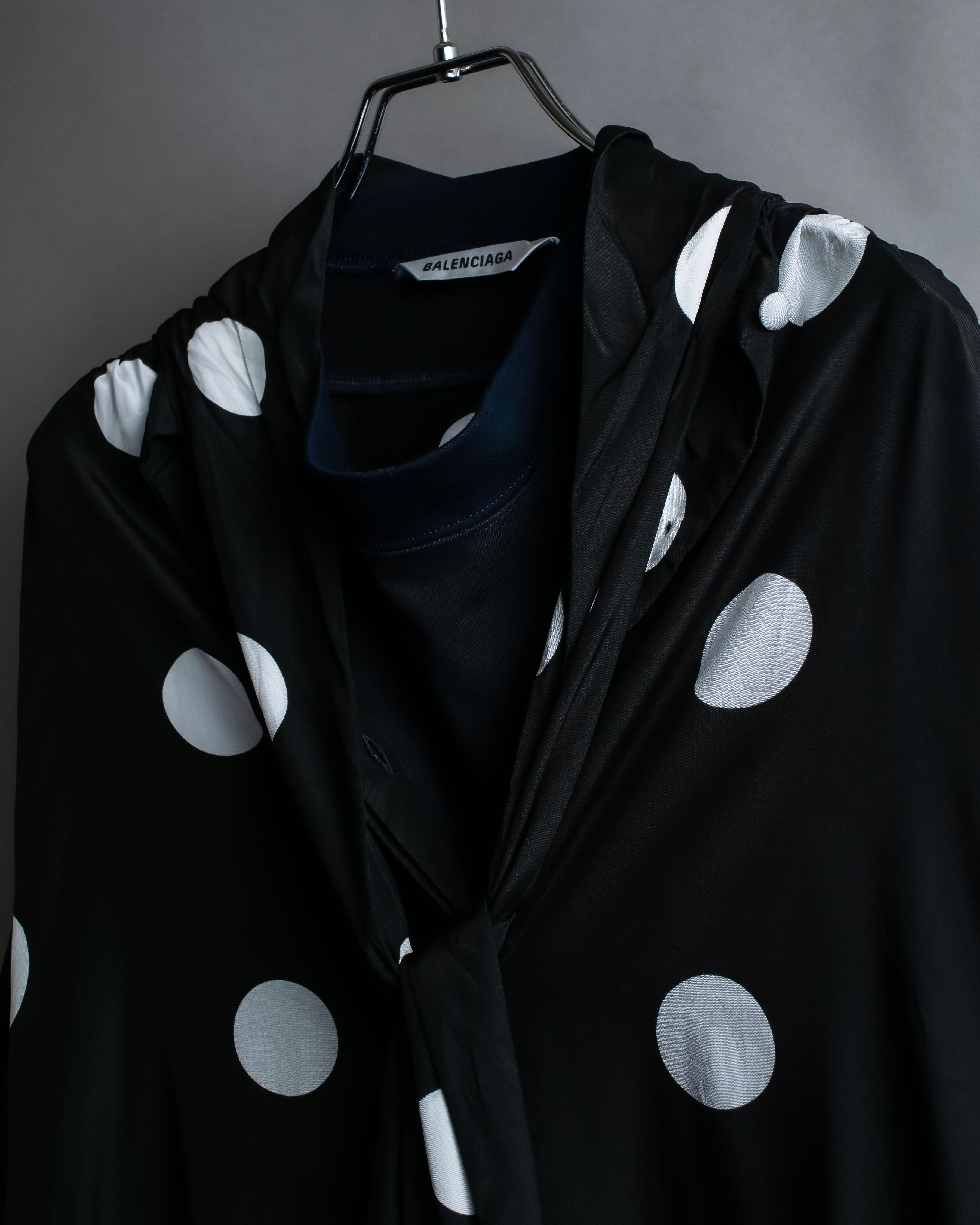 "BALENCIAGA" Polka dot flying squirrel silhouette bow tie dress