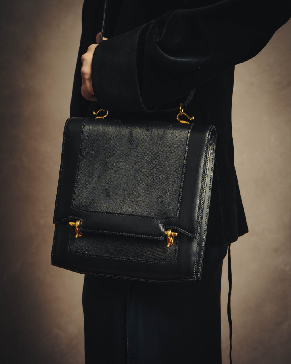 -SPECIAL- “HERMÈS” 80’s-90’s Camargue black leather and canvas shoulder bag