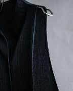 "PLEATS PLEASE ISSEY MIYAKE"
Narrow pleated sleeveless dress