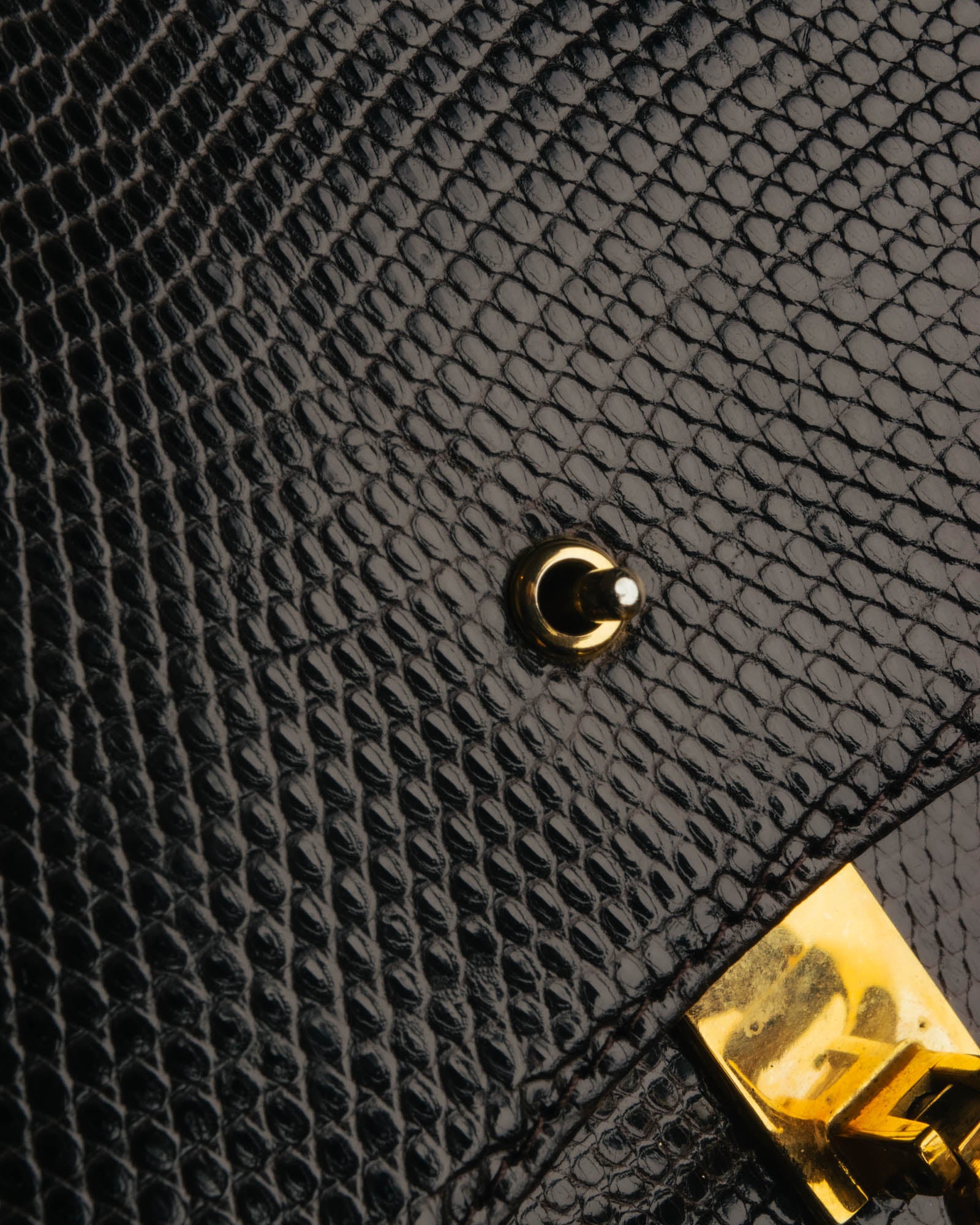 -SPECIAL- “GUCCI” 70’s-80’s lizard embossed flap shoulder bag