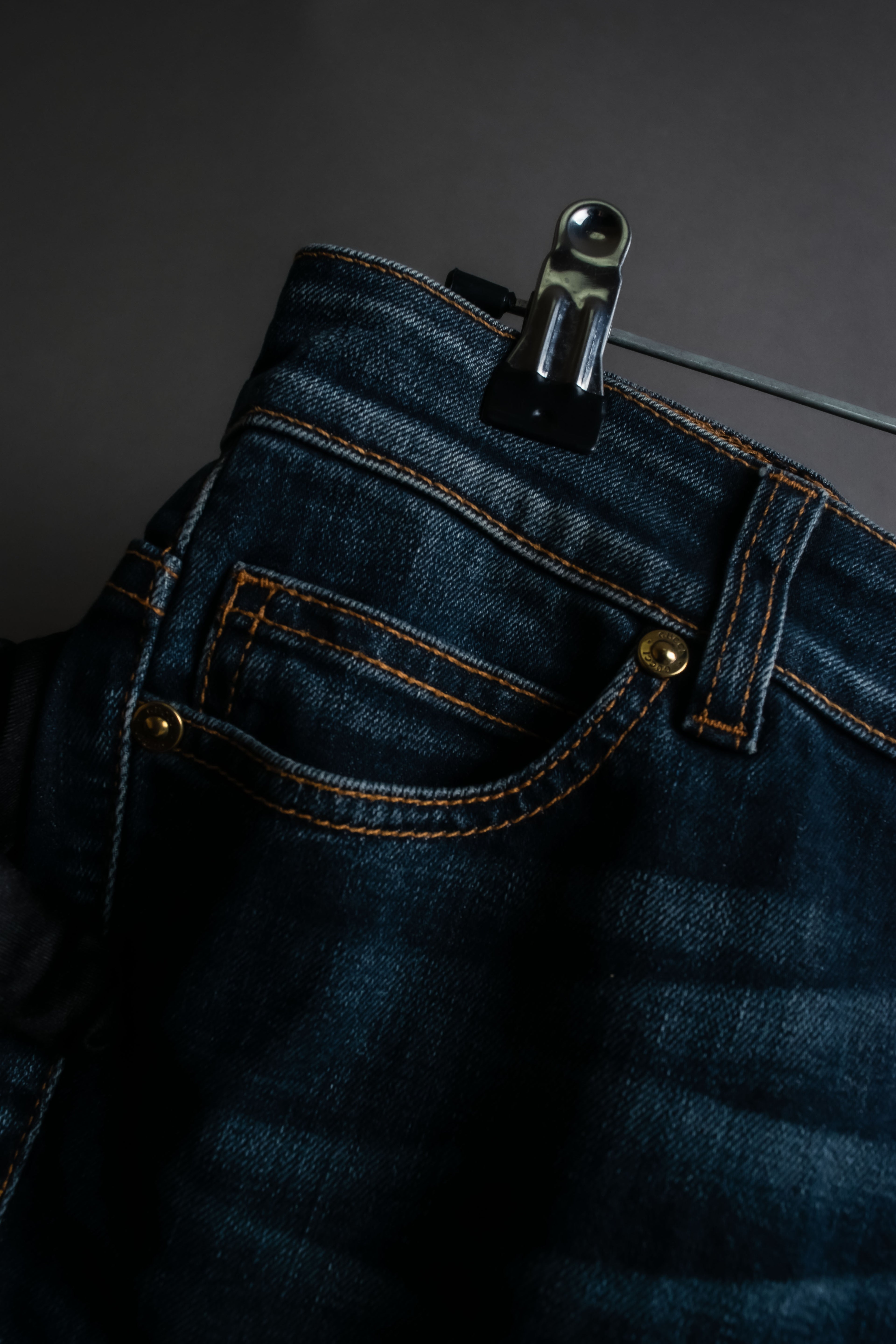 Pantalones de mezclilla con lavado de libélula de GUCCI