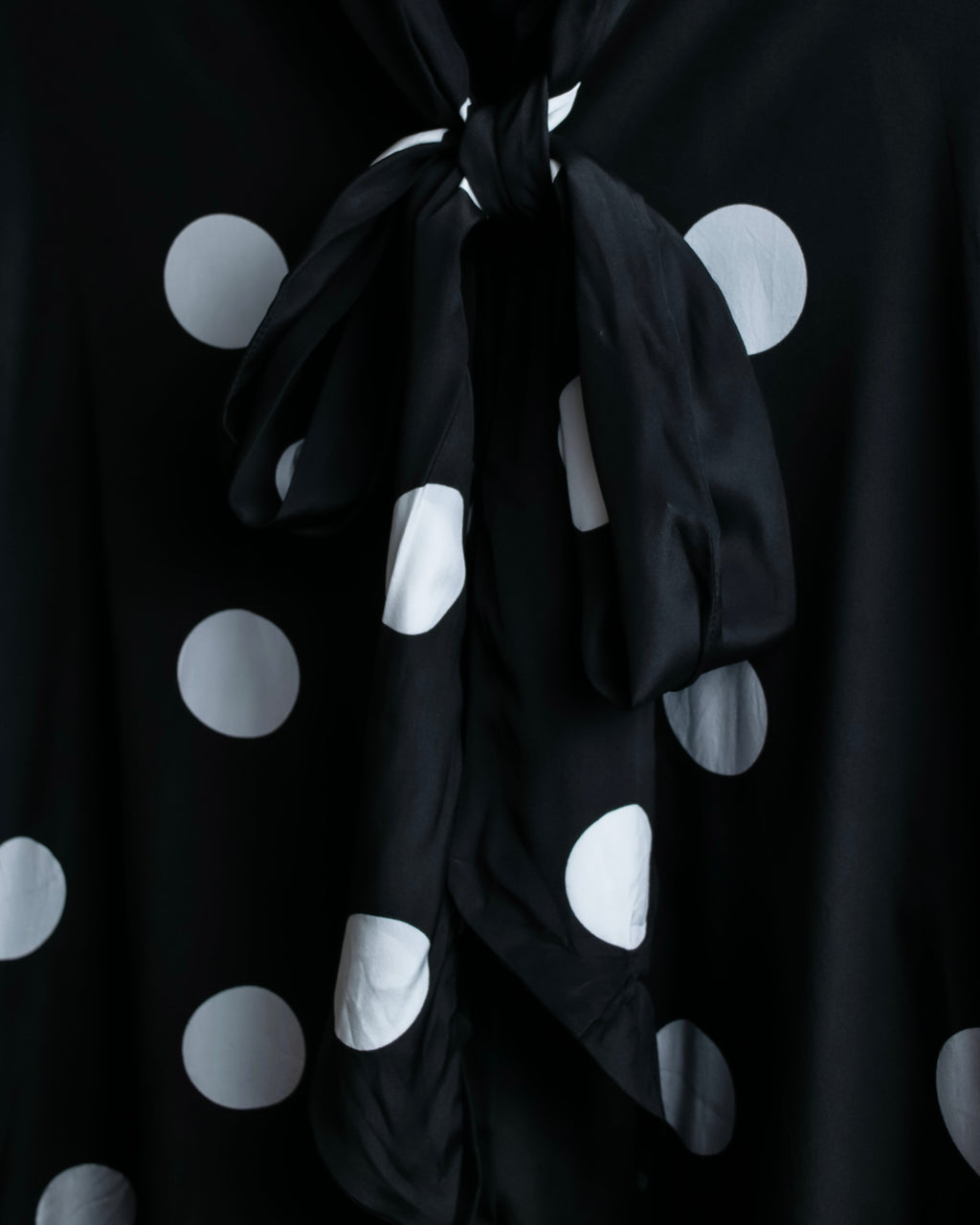 "BALENCIAGA" Polka dot flying squirrel silhouette bow tie dress