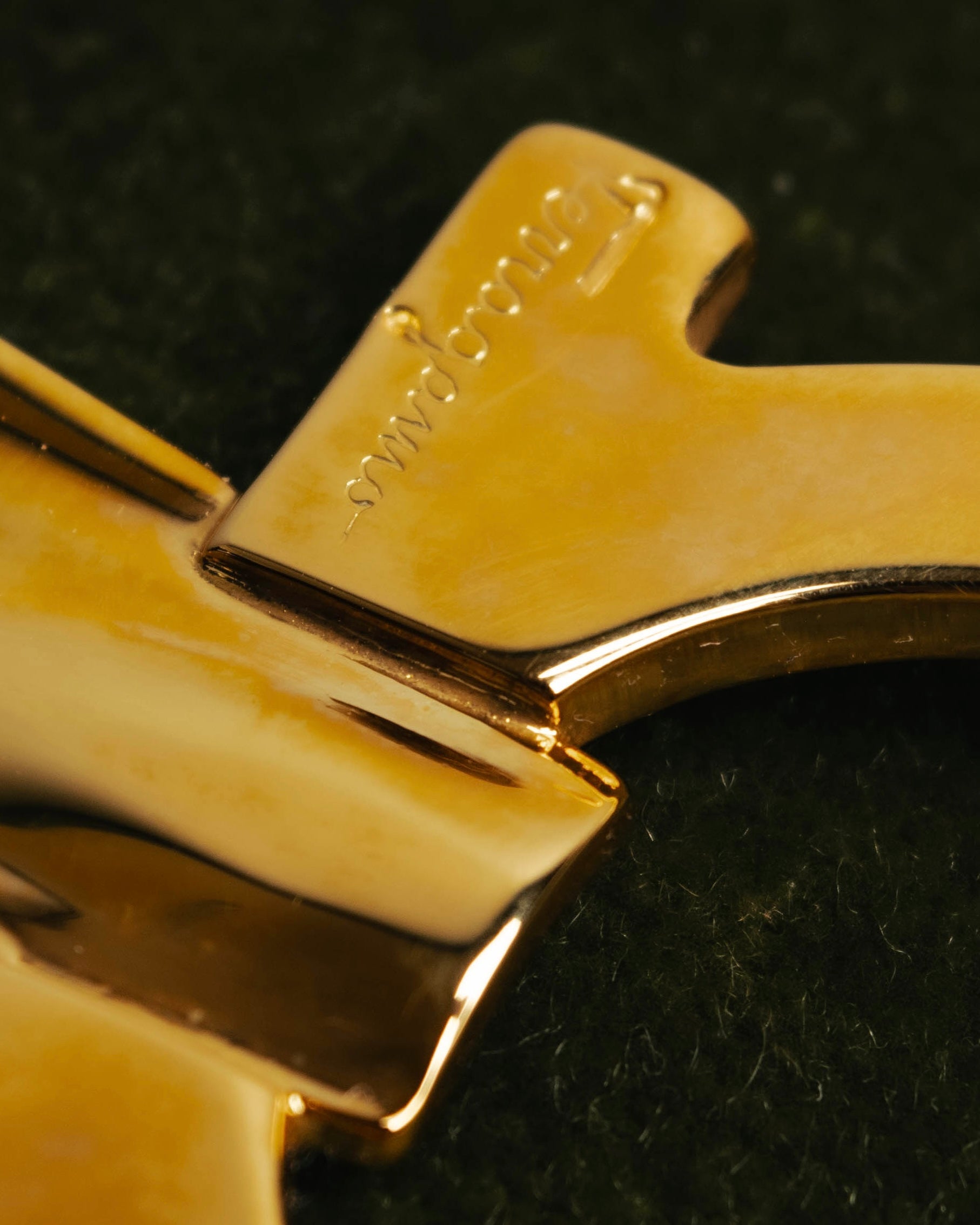 "Salvatore Ferragamo" 80's-00's Gold tone gancini metal shoehorn